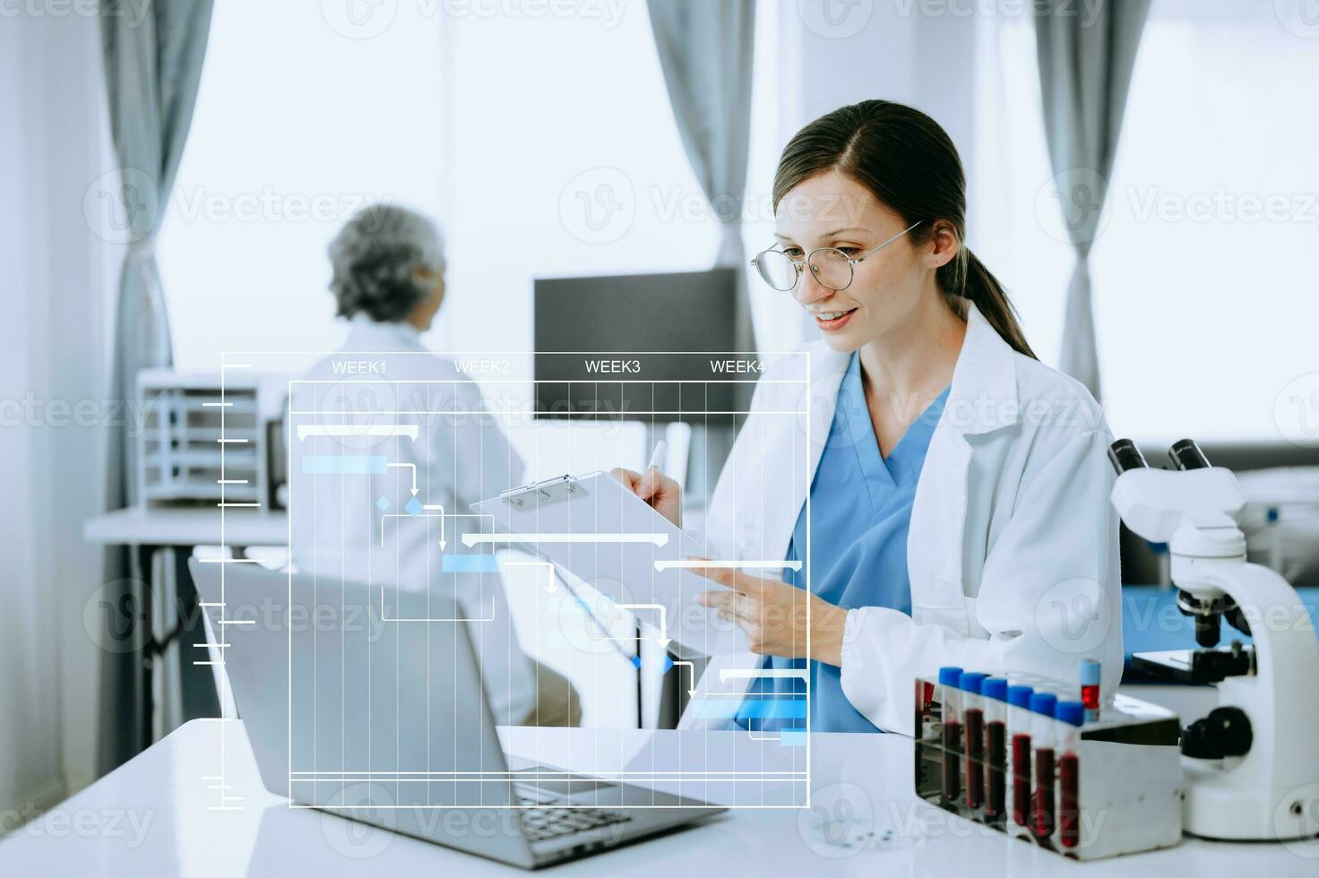 proyecto gerente mujer médico trabajando y actualizar Tareas con Gantt gráfico Planificación diagrama a hospital .éxito inteligente médico médico trabajando con inteligente médico médico como concepto. foto