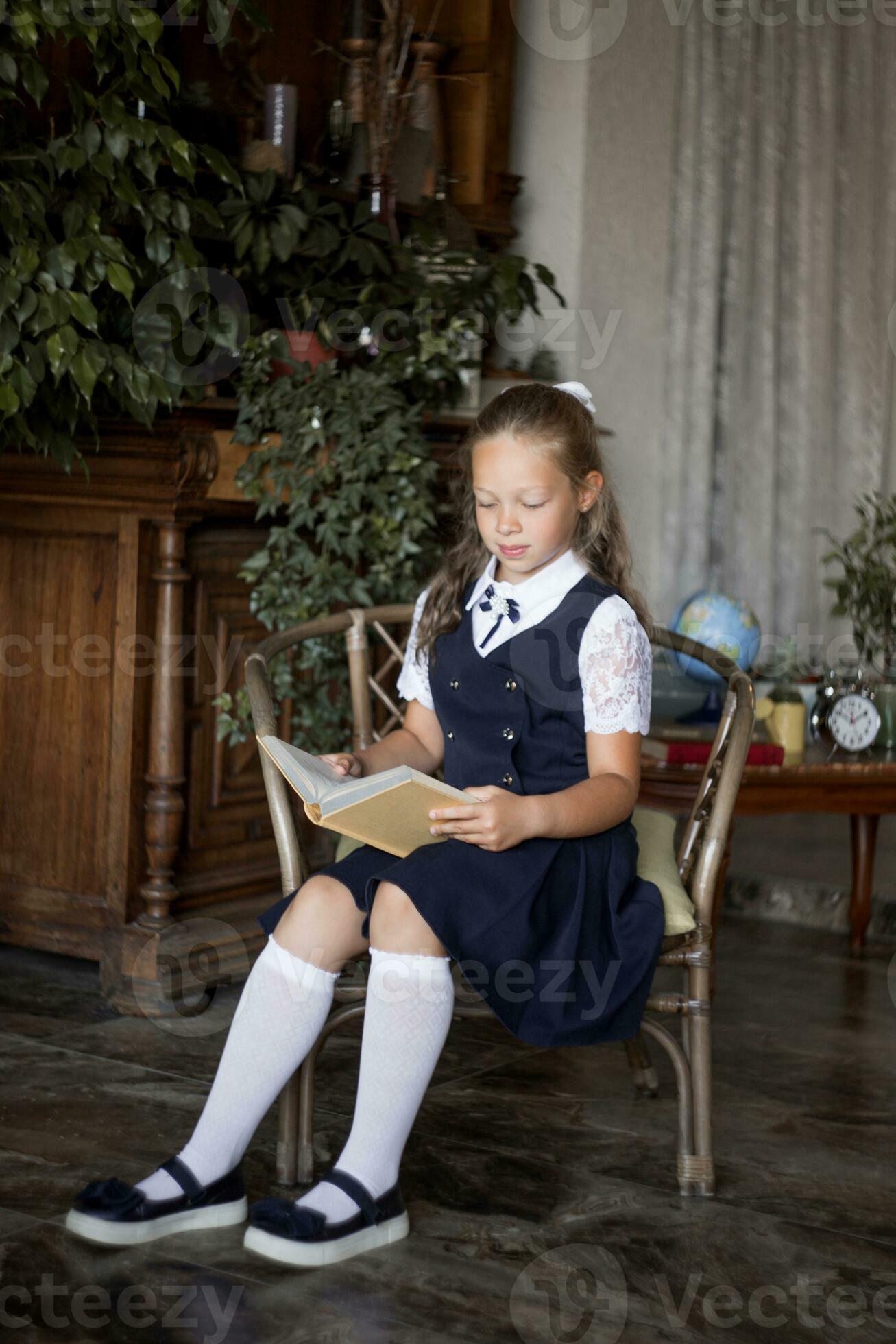 primary school girls Primary school girl, in school uniform 27720703 Stock Photo at Vecteezy