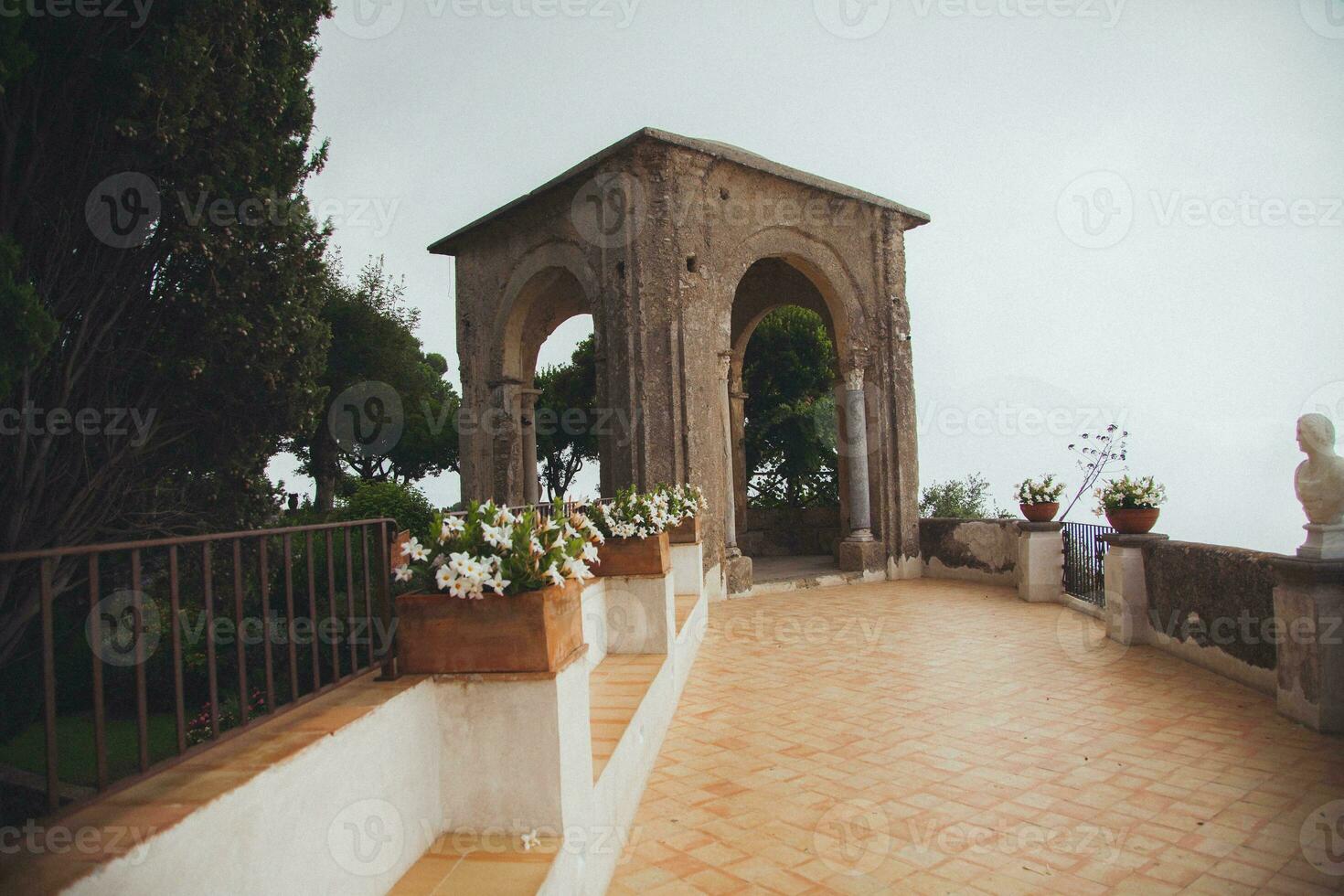 villa cimbrone jardines en ravello en el amalfi costa, Italia foto