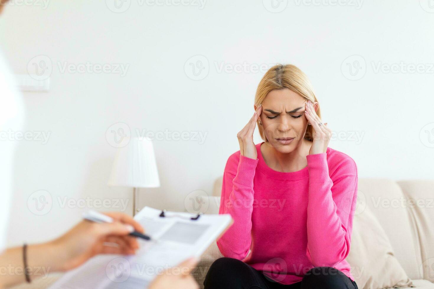 Healthcare concept of professional psychologist doctor consult in psychotherapy session or counsel diagnosis health. health concepts. therapy session photo