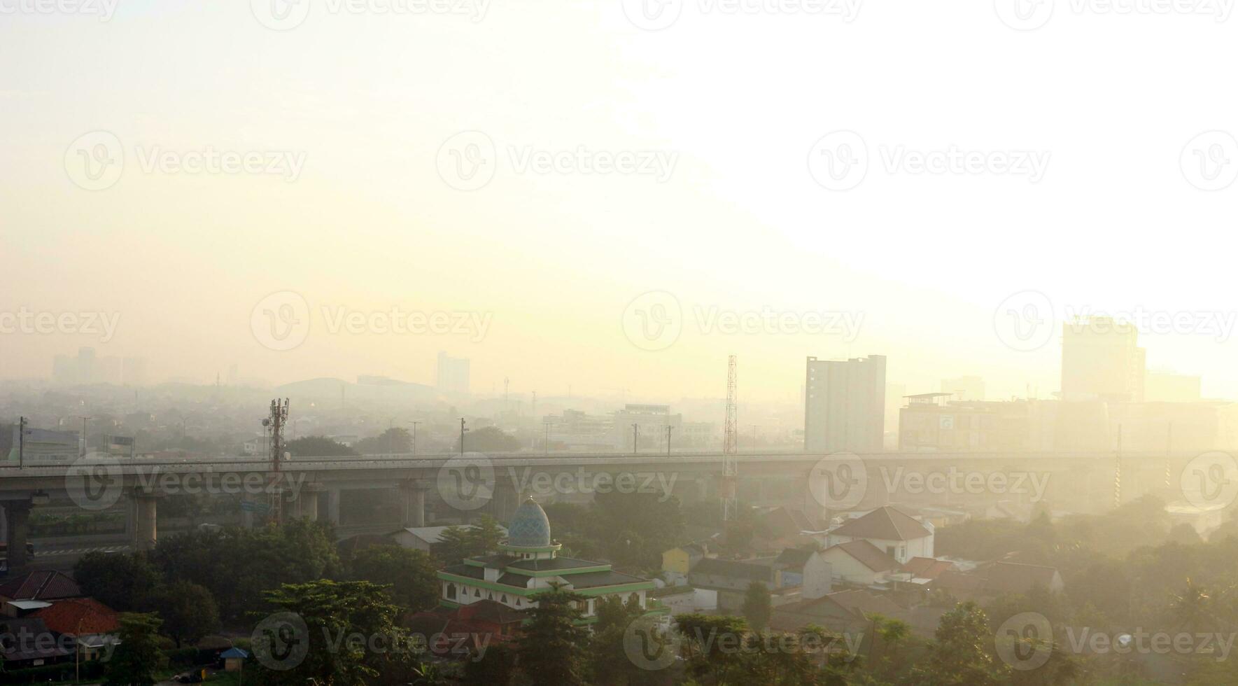 el ver de el amanecer en el medio de el ciudad visto desde encima foto