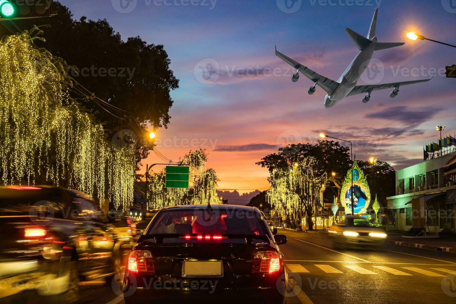tráfico la carretera en capital con ligero coche y avión volador en ruta hermosa festival foto