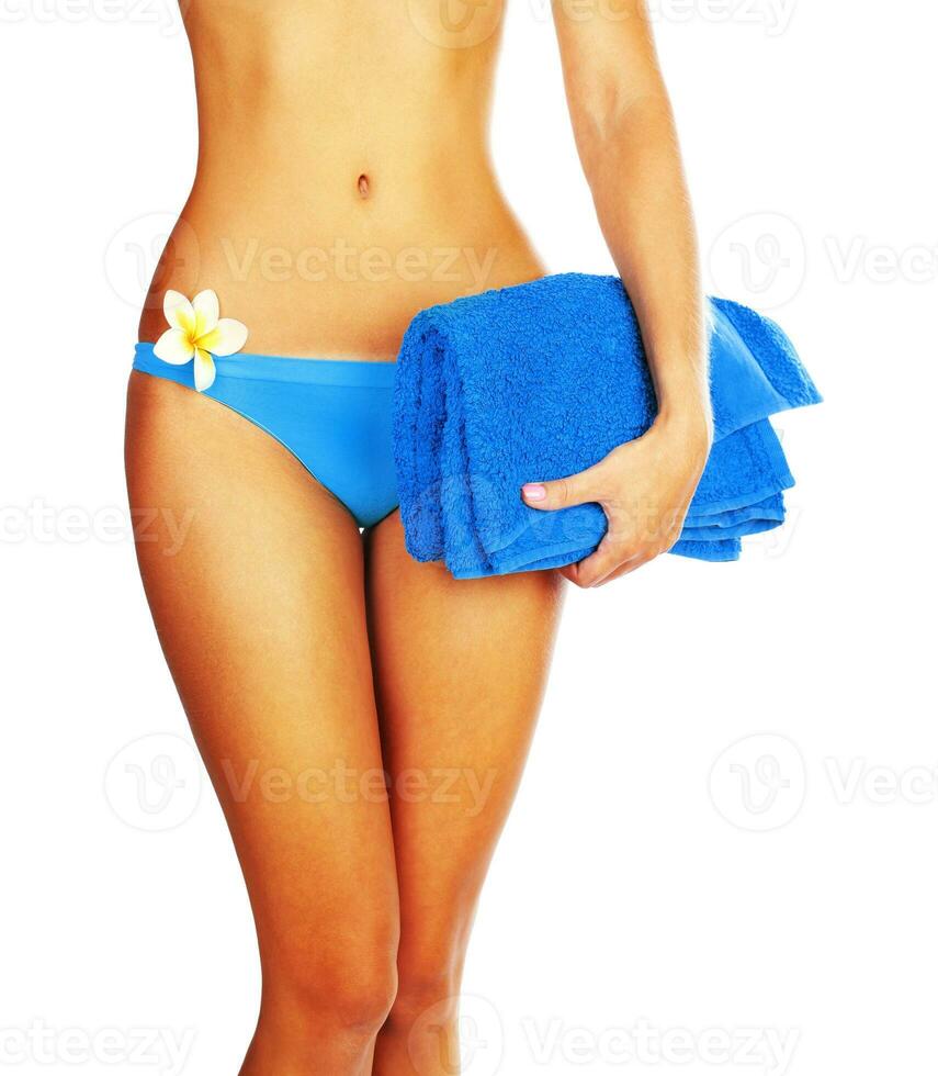 Perfecto mujer cuerpo en bikini foto