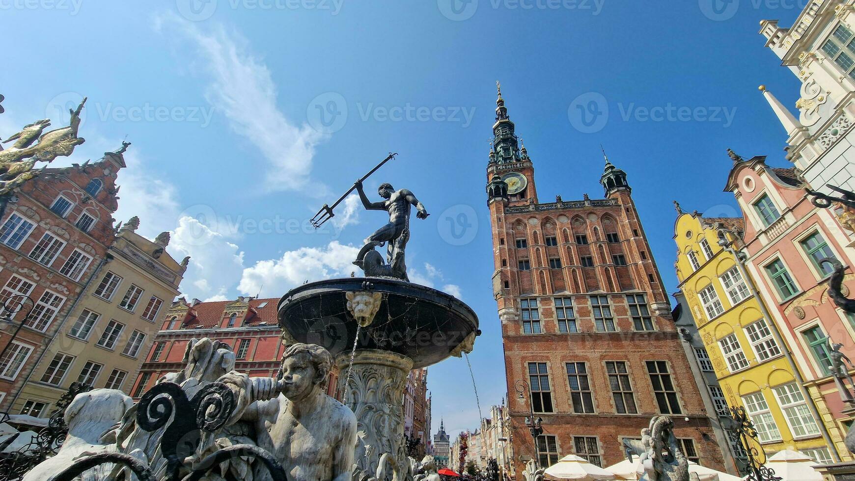 un caminar mediante el antiguo pueblo de gdańsk, el capital de pomerania en Polonia foto