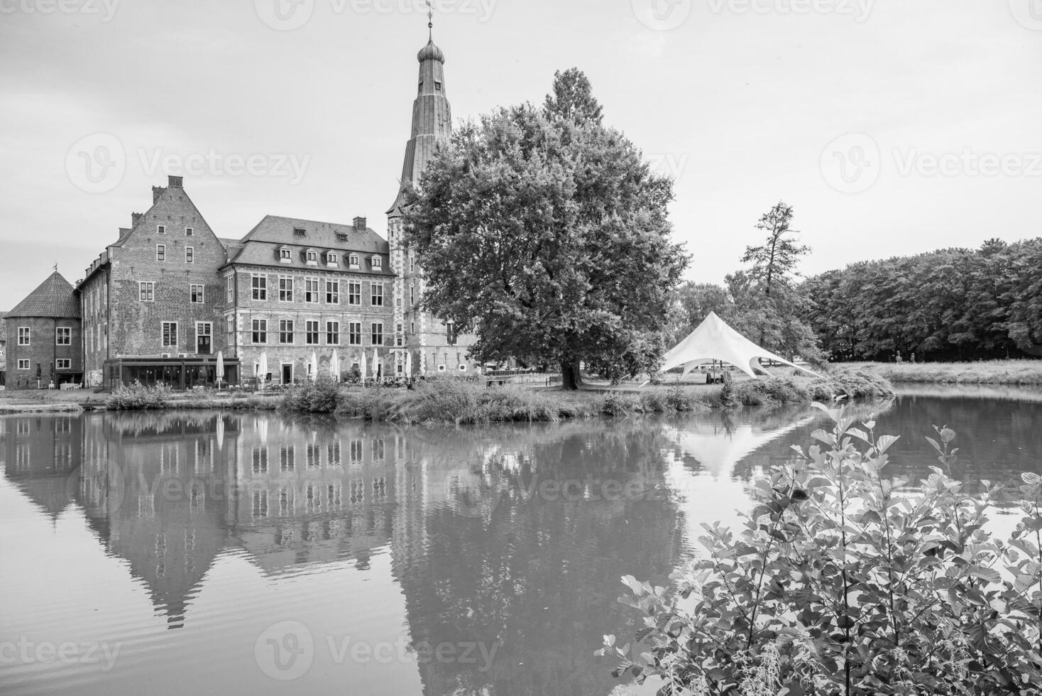 the castle of Raesfeld in germany photo