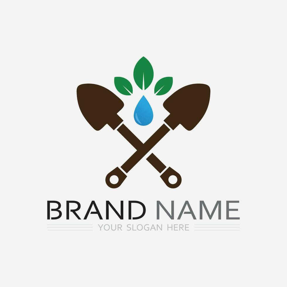 jardinería logo con pala icono y árbol con verde hojas logo modelo. vector