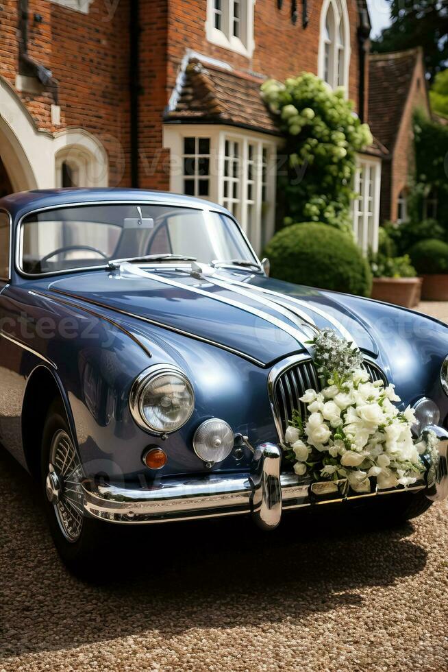 hermosa Boda coche presentando el plato sólo casado Perfecto para un especial celebracion foto