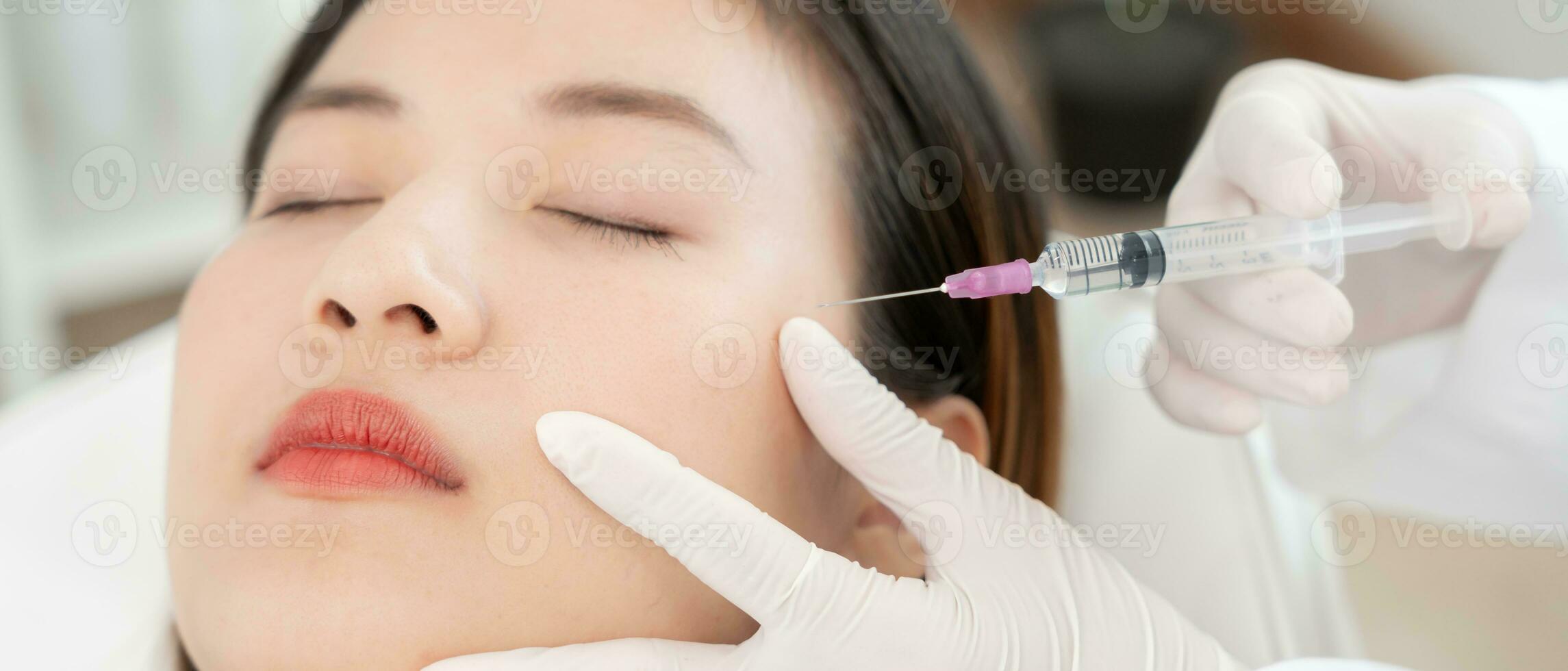 Cosmetic surgery, skin whitening injection, filler injection, Skin reface, beautiful Asian girls receive beauty treatments at beauty clinic, skincare, pore rejuvenation, wrinkle, baby face photo