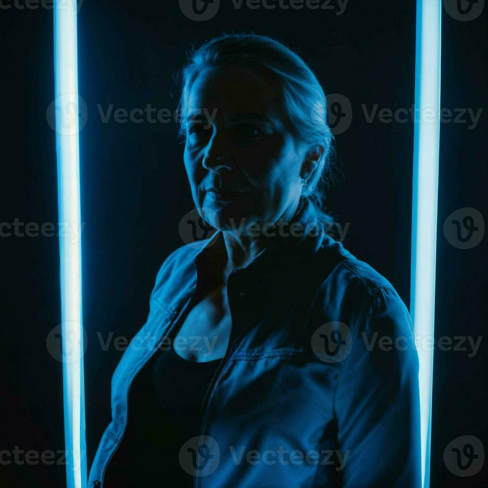 foto de medio Envejecido antiguo mujer con azul ligero en negro fondo, generativo ai