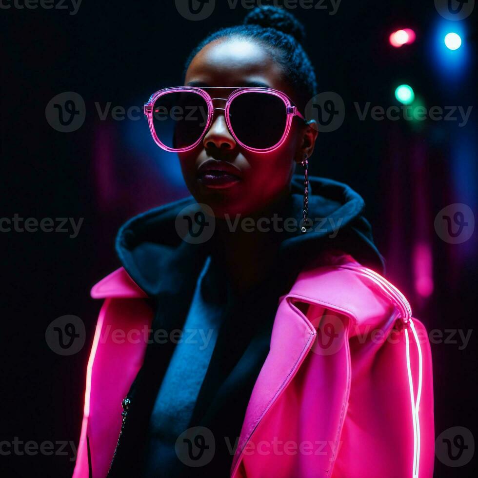 foto de hermosa africano mujer con con mezclado rosado y azul neón luz, generativo ai