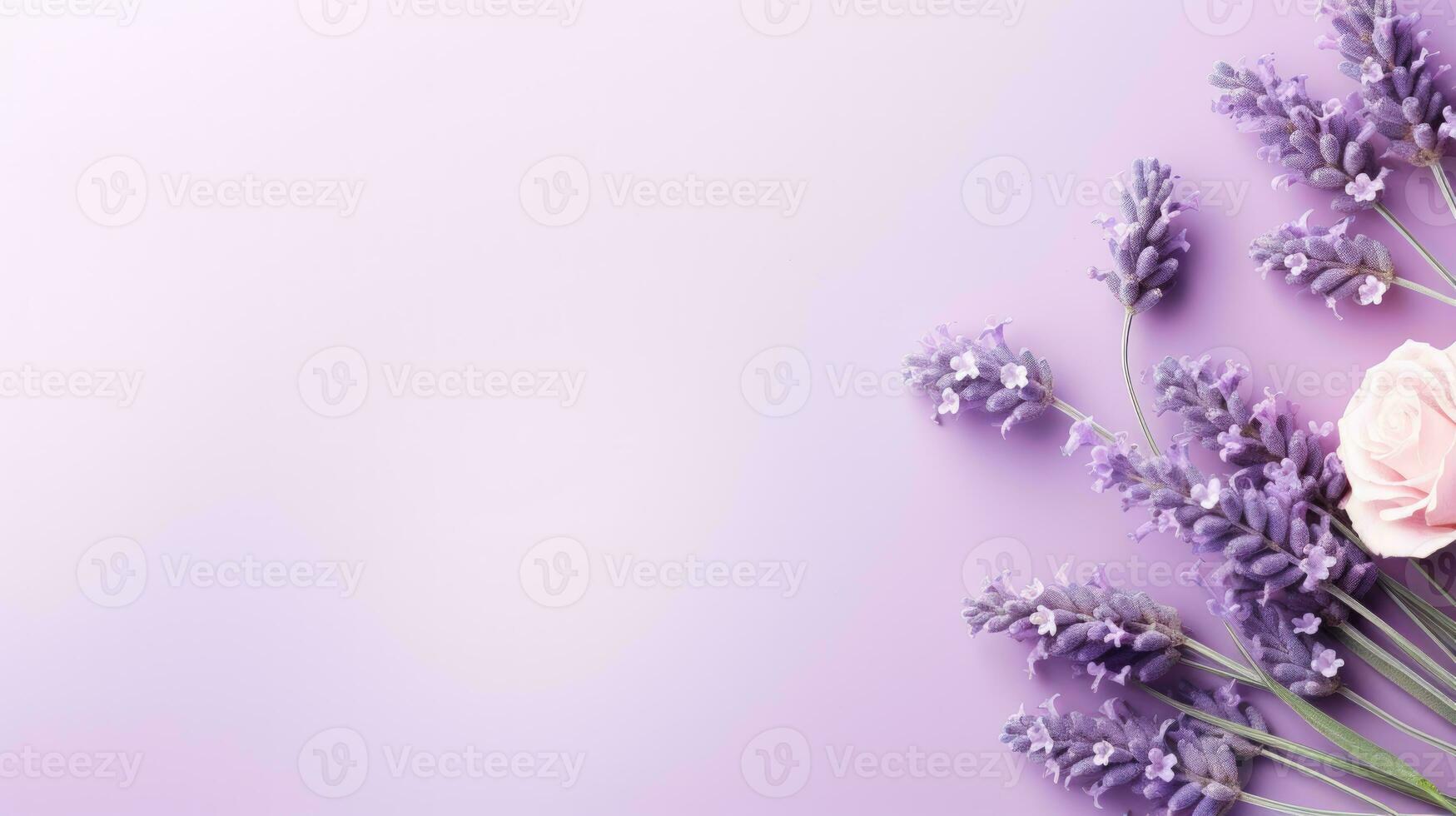 un hermosa y elegante tarjeta con lavanda ramo de flores y un degradado antecedentes ai generativo foto