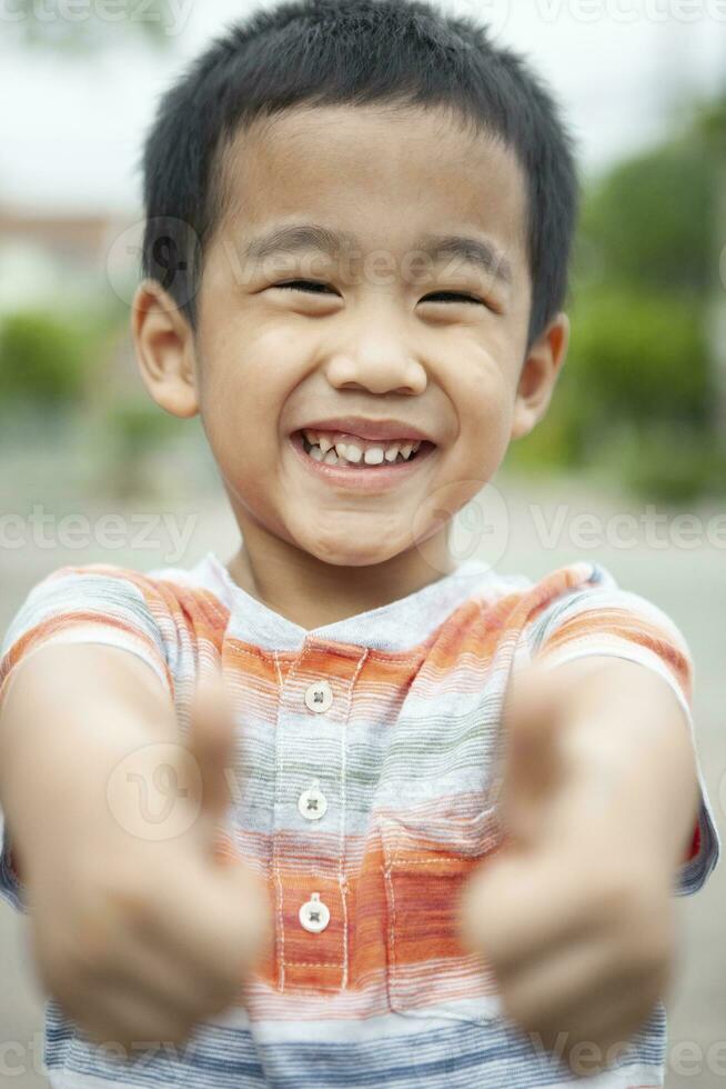 sonriente cara felicidad emoción de asiático niños foto