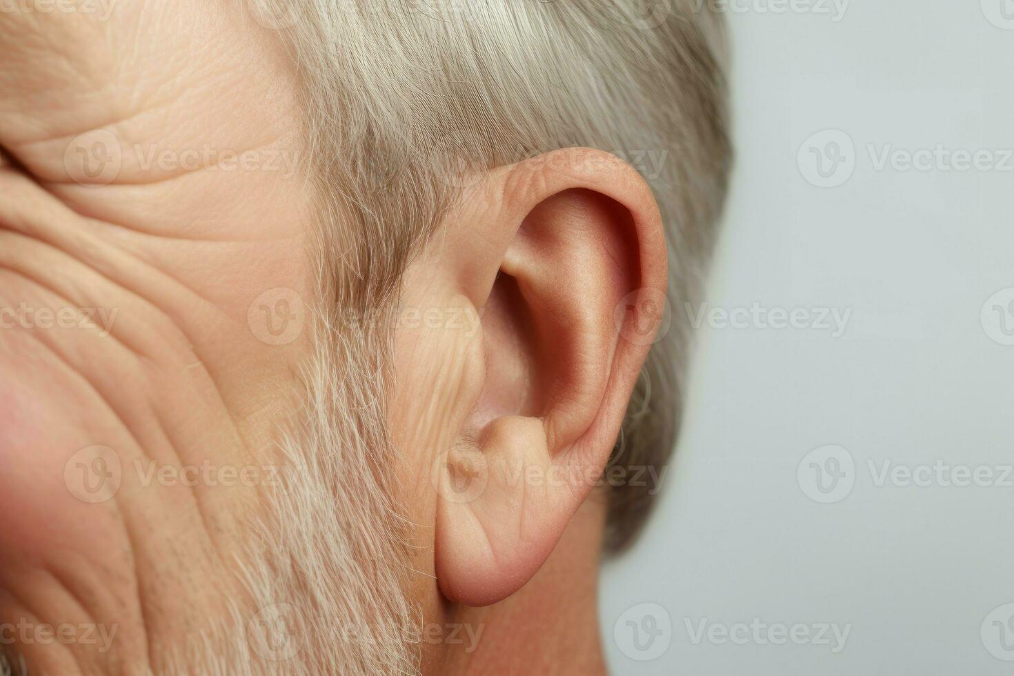 hombre sonrisa cabeza escuchando problema de cerca. generar ai foto