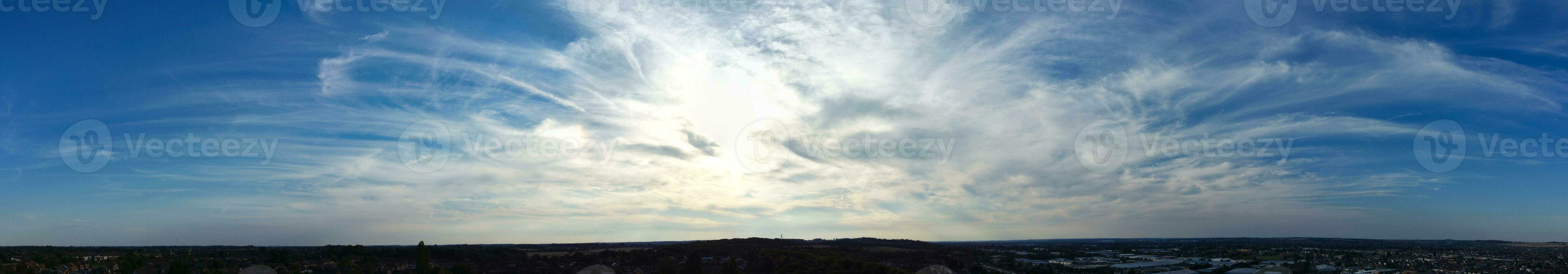 Most Beautiful Panoramic View of Sky and Dramatic Clouds over Luton City of England UK During Sunset. The Gorgeous Image Was Captured on Sep 7th, 2023. photo