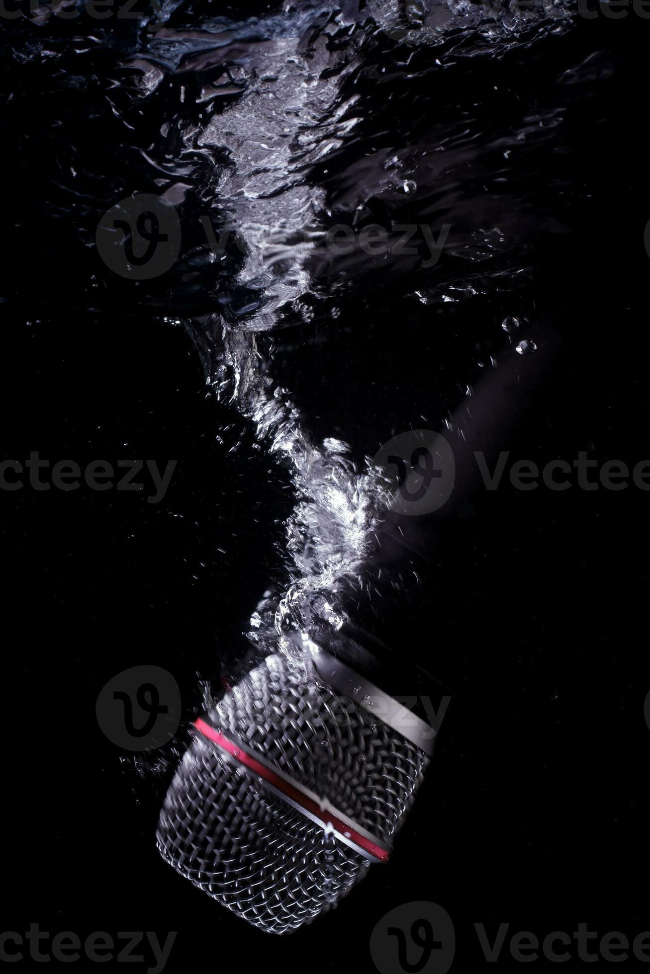 Sinking Microphone Underwater Music's Submerged Voice 28834473 Stock