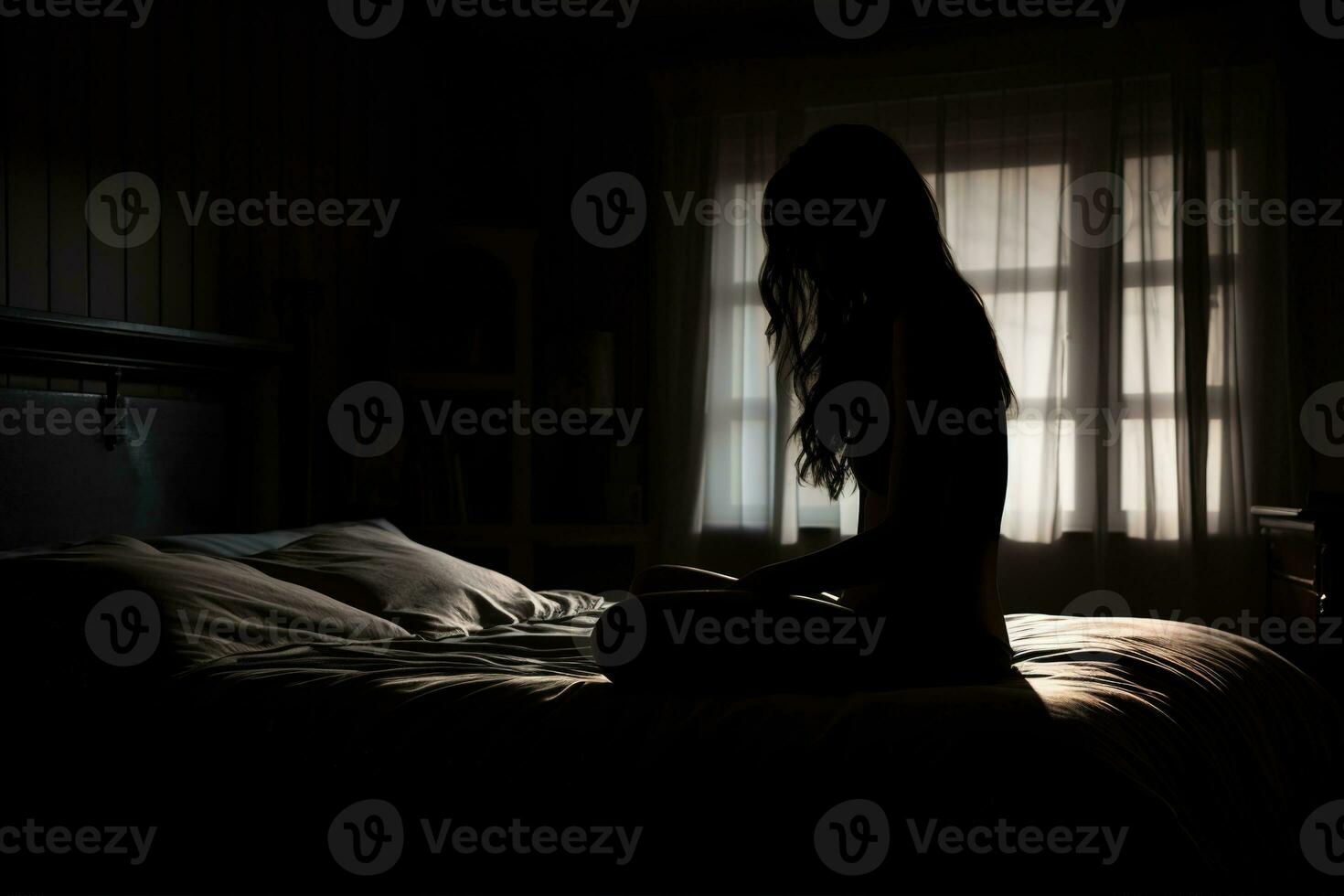 silueta triste mujer sufrimiento depresión insomnio despierto y sentar solo en el cama en dormitorio. sexual acoso y violencia en contra mujer, salud concepto. creado con generativo ai. foto