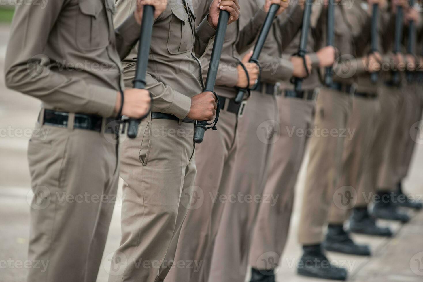 alboroto policía controlar el multitud. foto