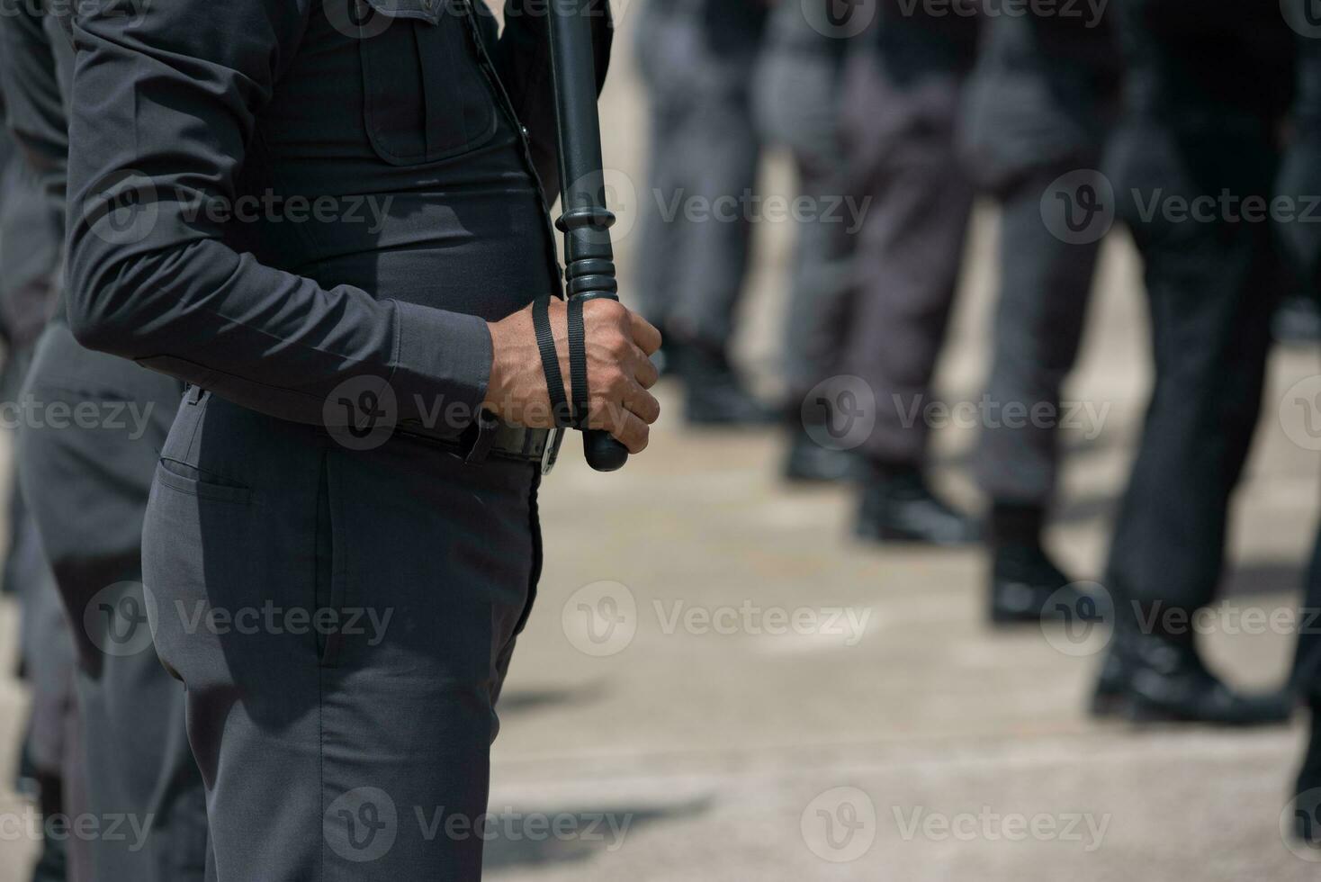 alboroto policía controlar el multitud. foto