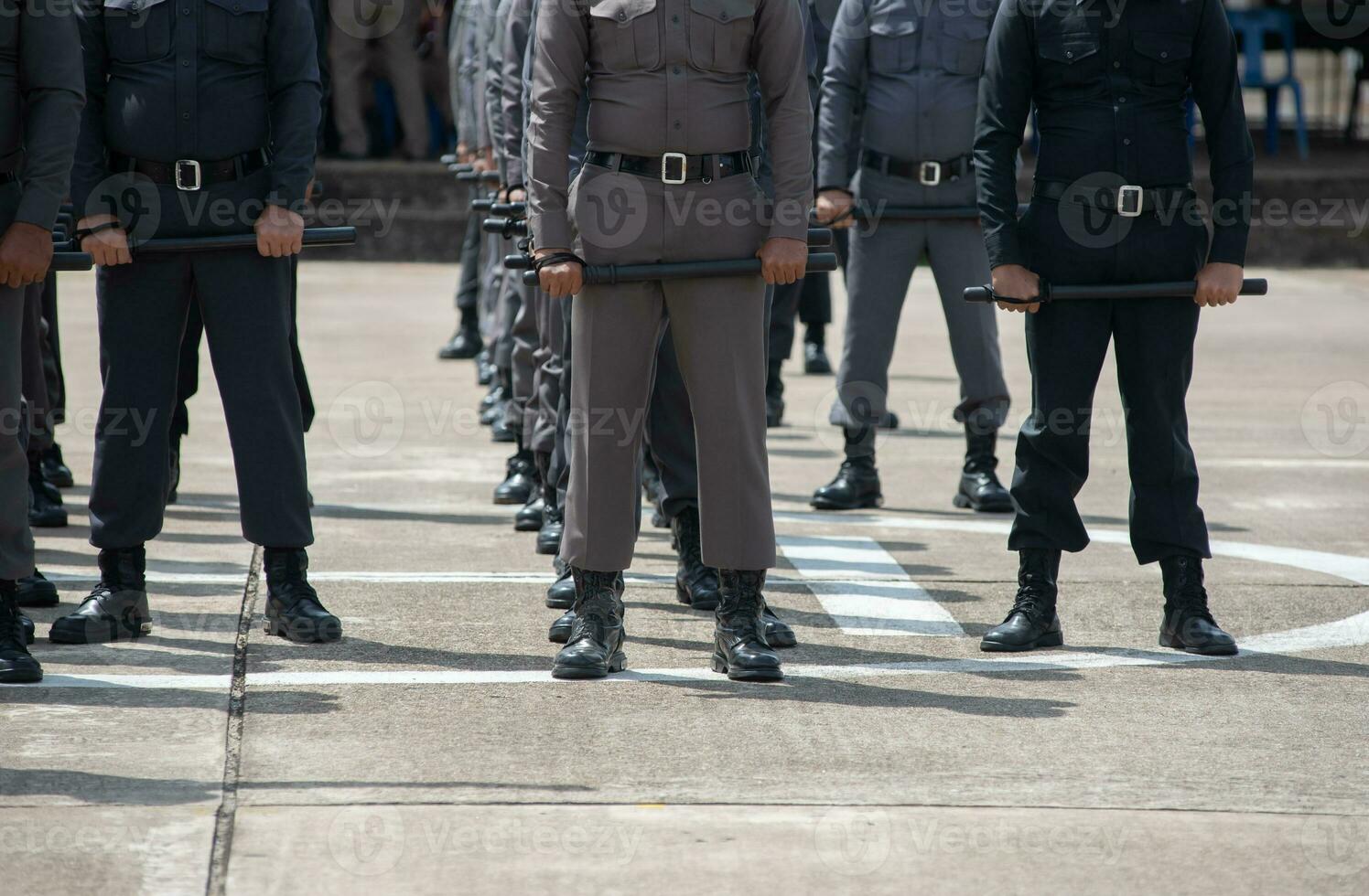 alboroto policía controlar el multitud. foto