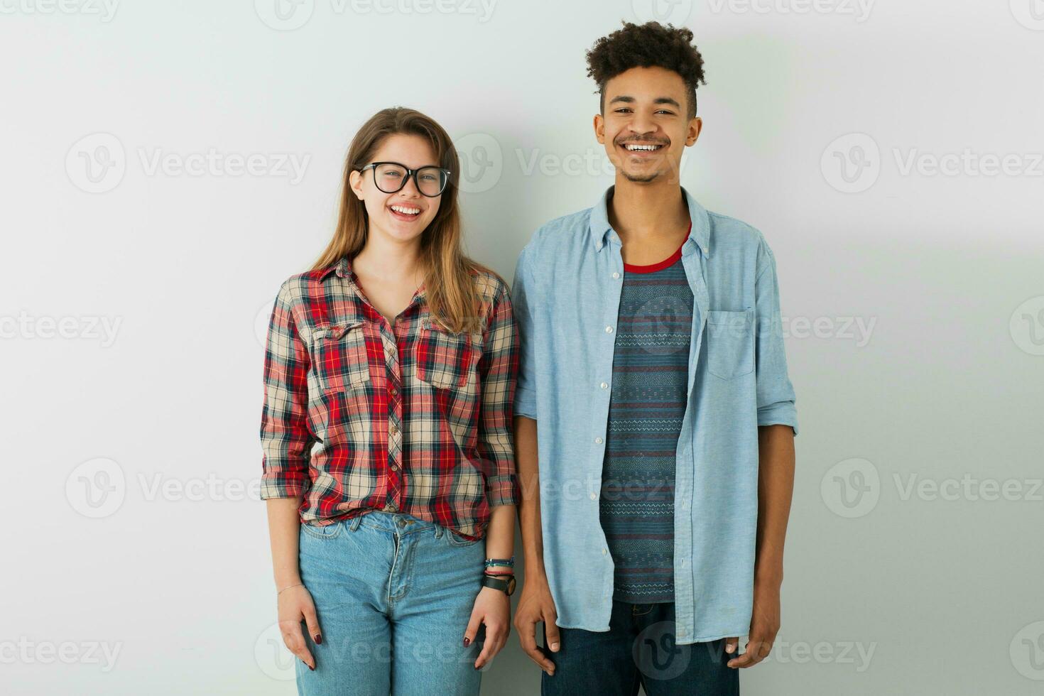 joven bonito pareja, hermoso negro africano americano hombre, hermosa mujer foto