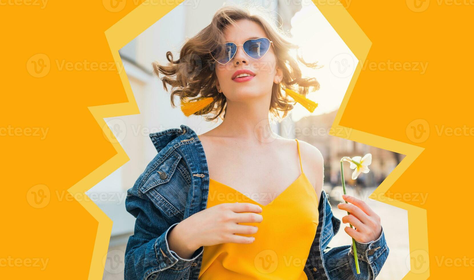 mujer en amarillo vestir verano calle estilo foto