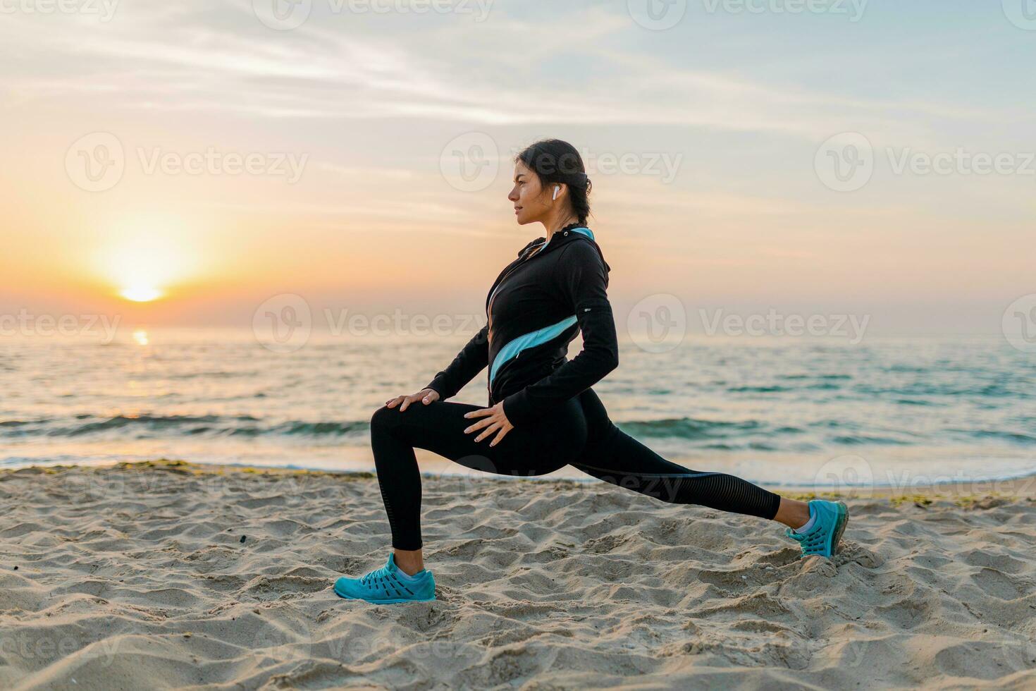 woman doing sports in morning photo