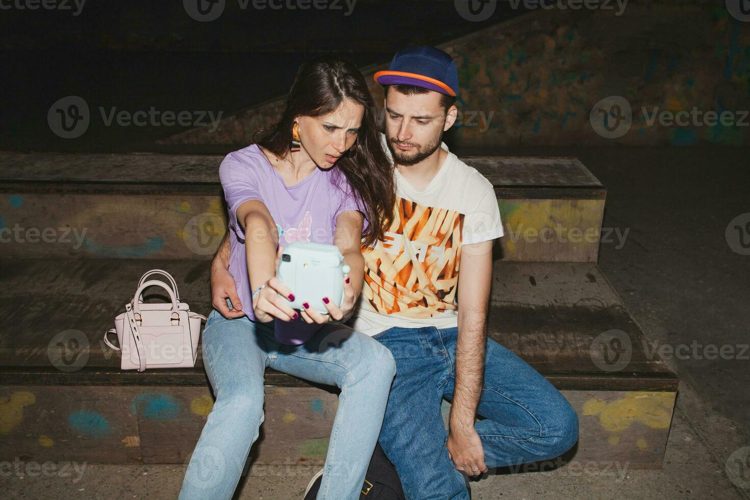 joven elegante hipster Pareja en amar, estilo atuendo foto