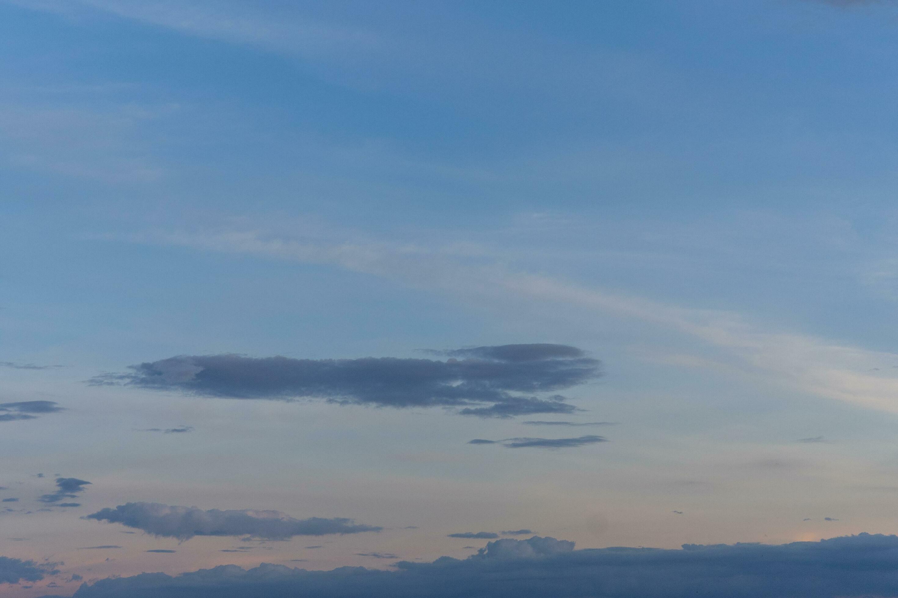 cloudy sky A big cloud floats in the sky. 29105304 Stock Photo at Vecteezy