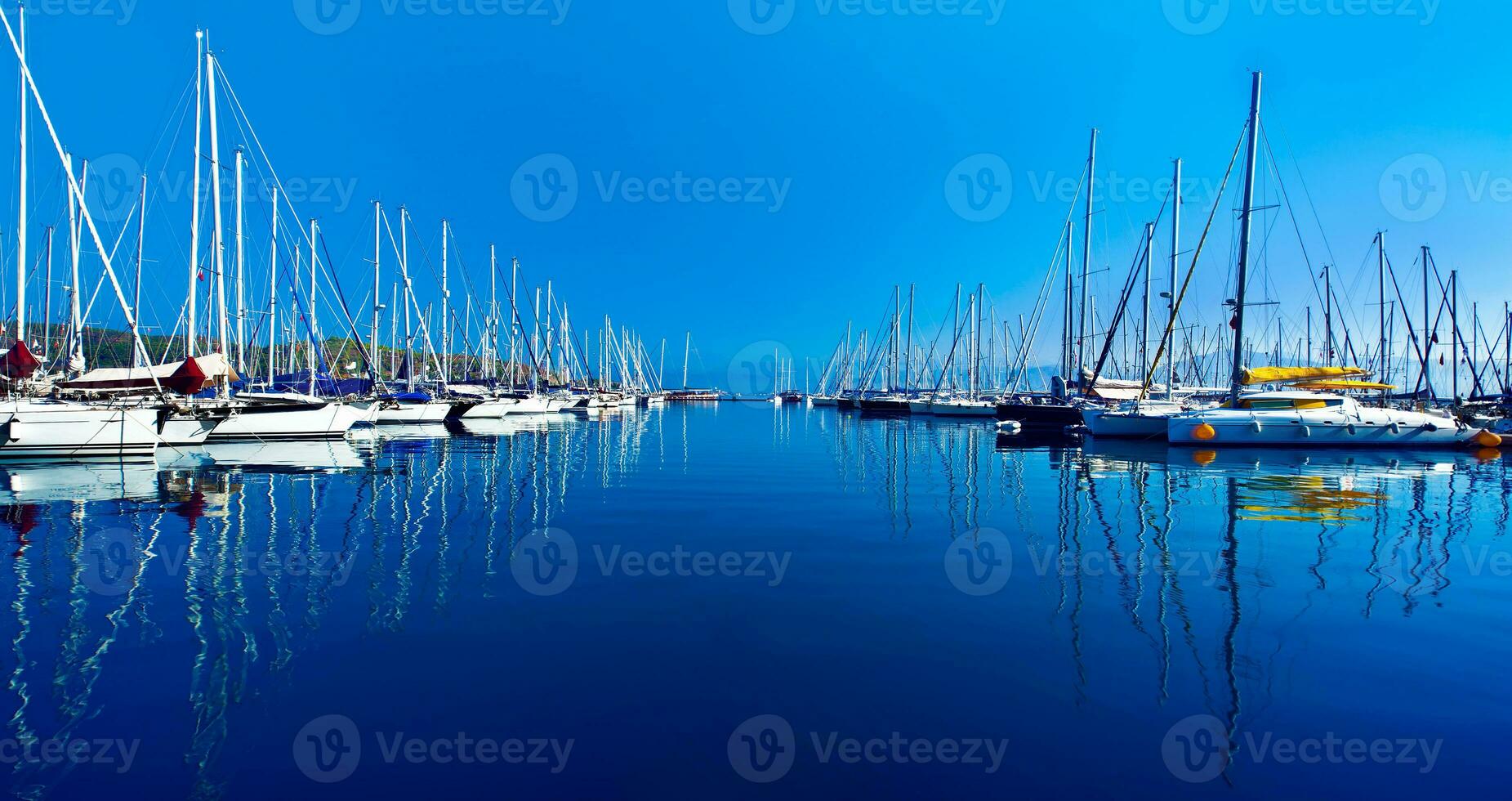 yate Puerto terminado azul naturaleza escena foto