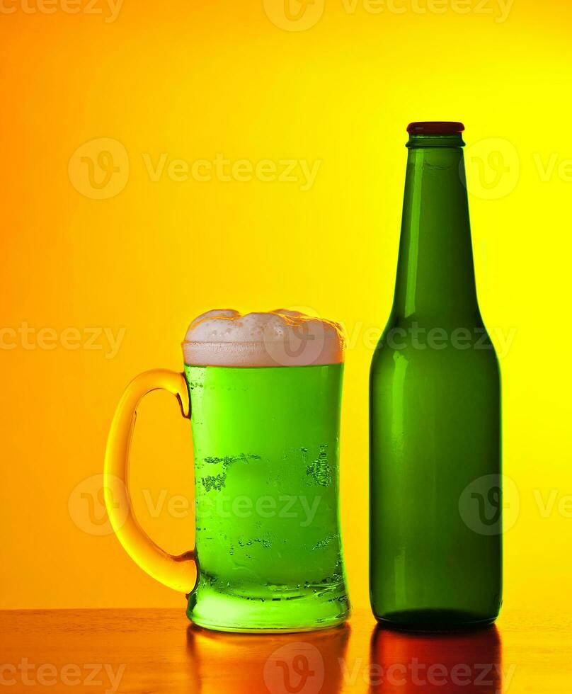 Green Irish beer photo