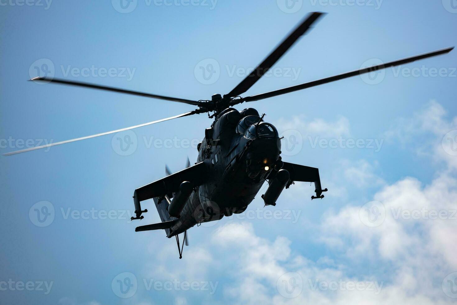 intitulado militar helicóptero a aire base. aire fuerza y Ejército vuelo transporte. aviación y helicóptero transporte y puente aéreo. militar industria. foto