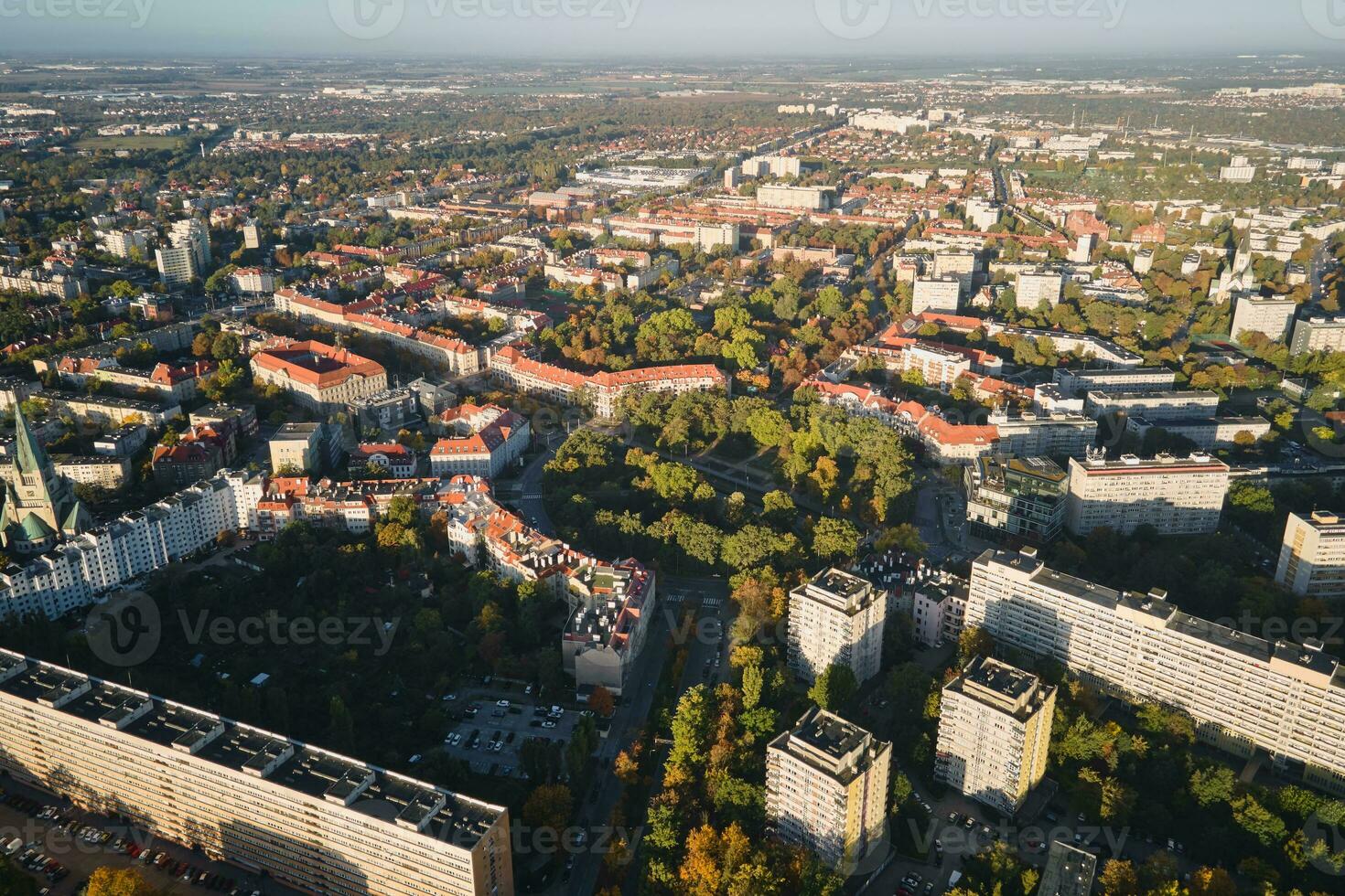residencial edificio en europeo ciudad, aéreo vista. Breslavia, Polonia foto