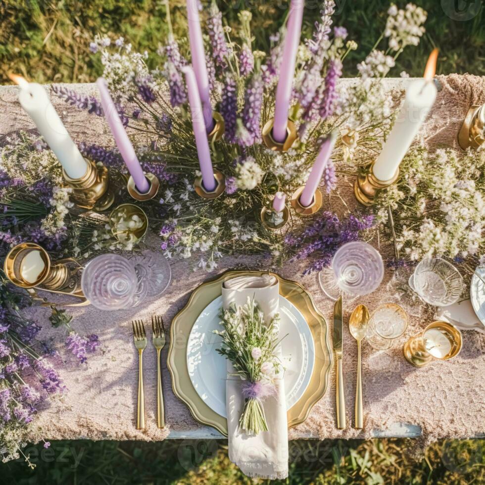 Boda paisaje de mesa, elegante formal cena mesa configuración, mesa bohordo con lavanda decoración para fiesta fiesta evento celebracion, generativo ai foto