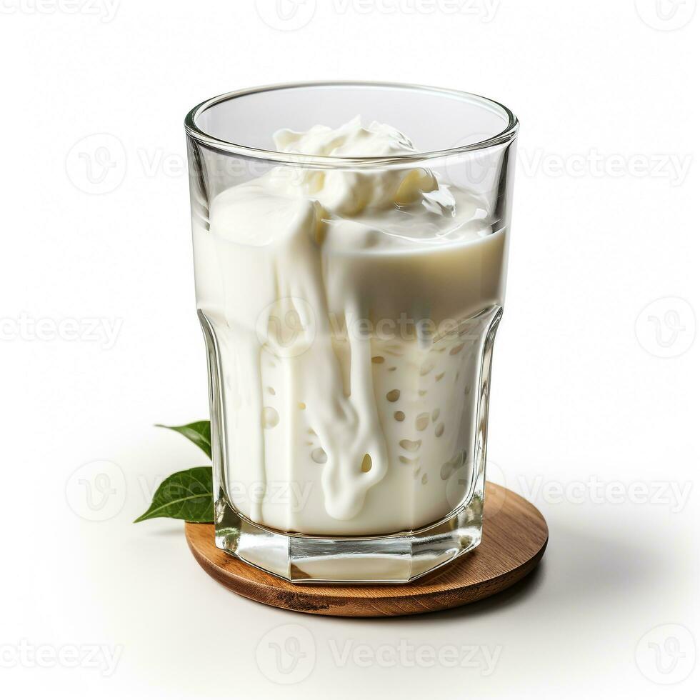 un vaso de Fresco puro blanco Leche ai foto