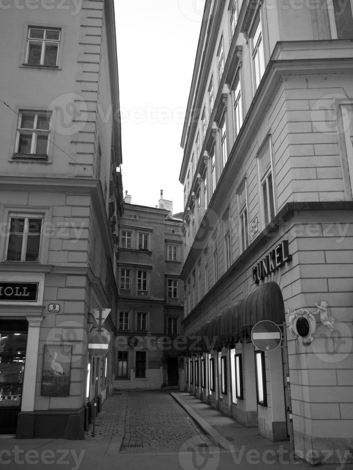 Vienna City In Austria 29455454 Stock Photo At Vecteezy vienna-city-in-austria-29455454-stock-photo-at-vecteezy