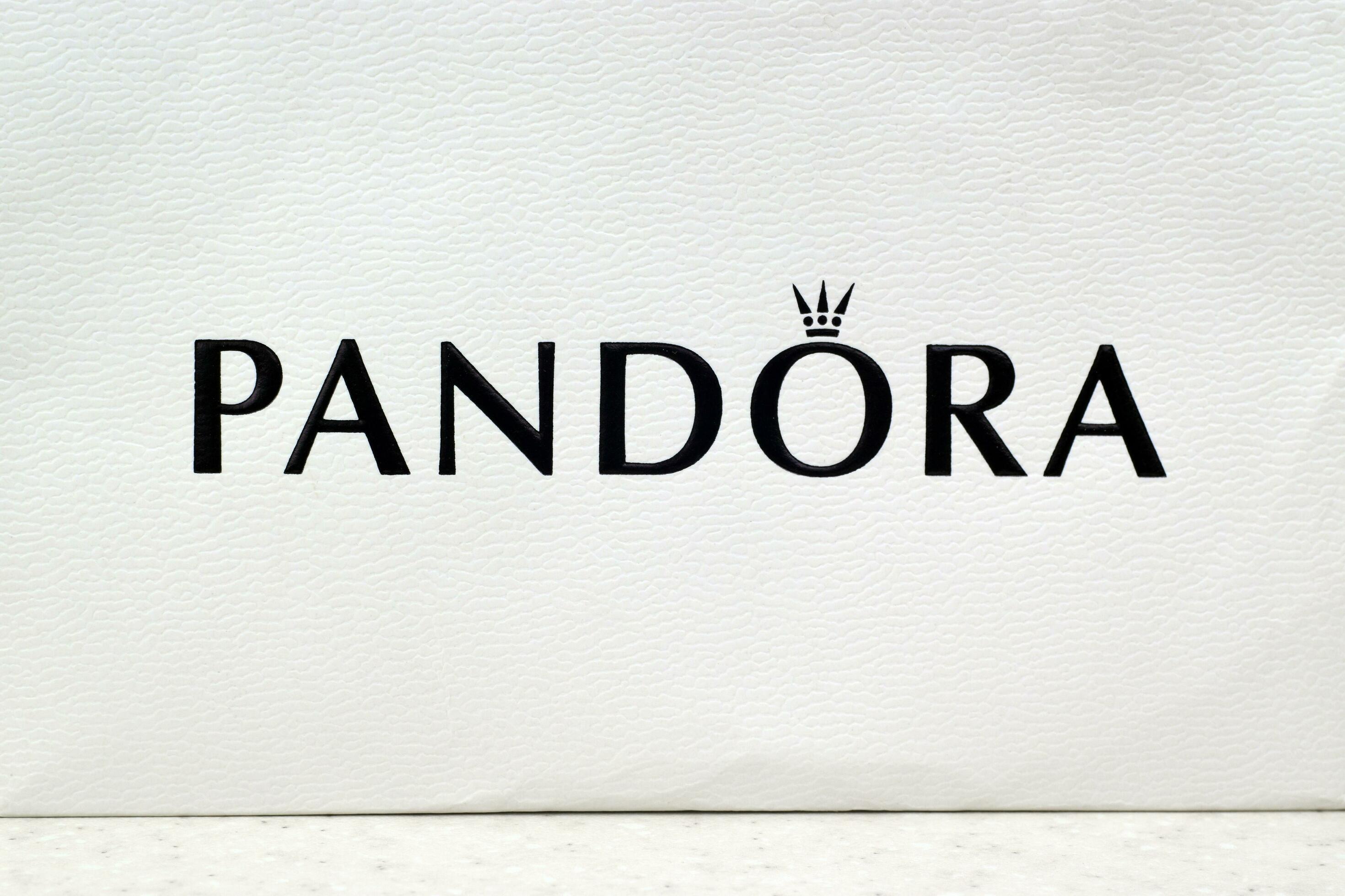 Pandora carrier paper bag with logo. Pandora brand is a