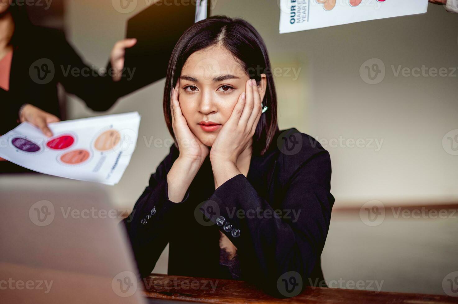 Problems from work, a lot of work, heavy work, emotional stress Take-off condition Running out of energy at work fatigue, weakness, laziness photo