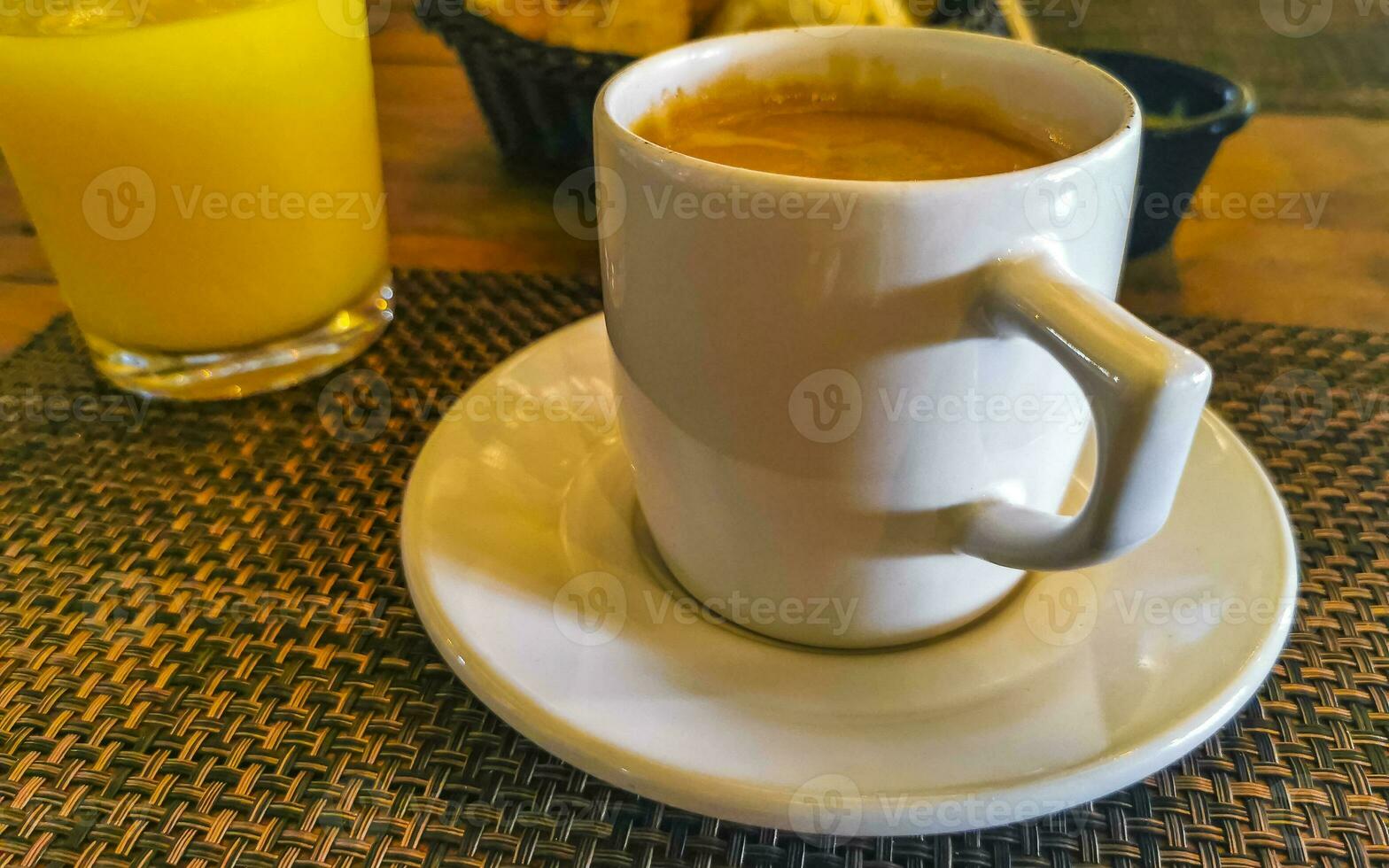 taza de americano negro café en restaurante café en México. foto