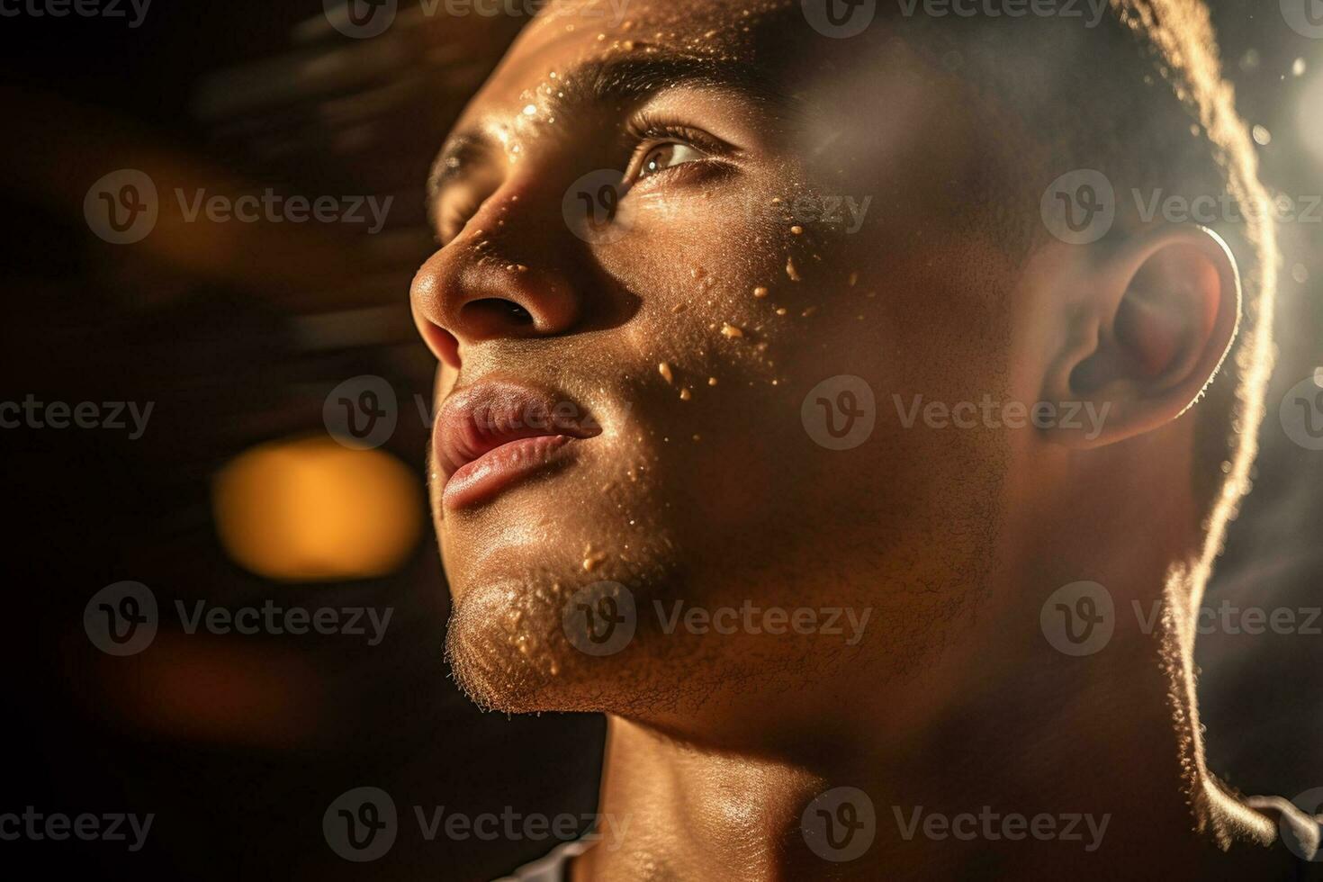 masculino baloncesto jugador jugando baloncesto en un concurrido interior baloncesto Corte foto