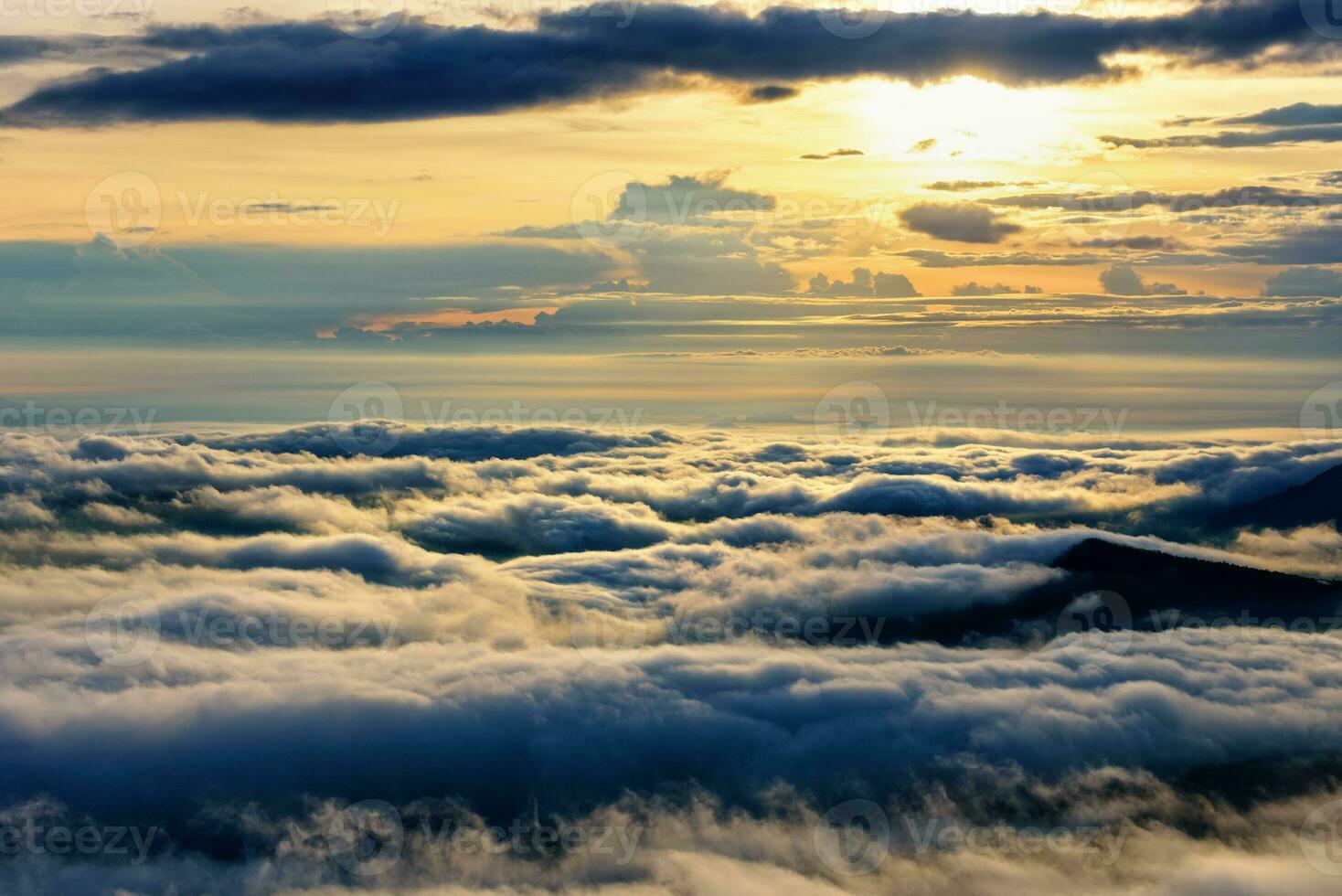 amanecer a phu ruea nacional parque foto