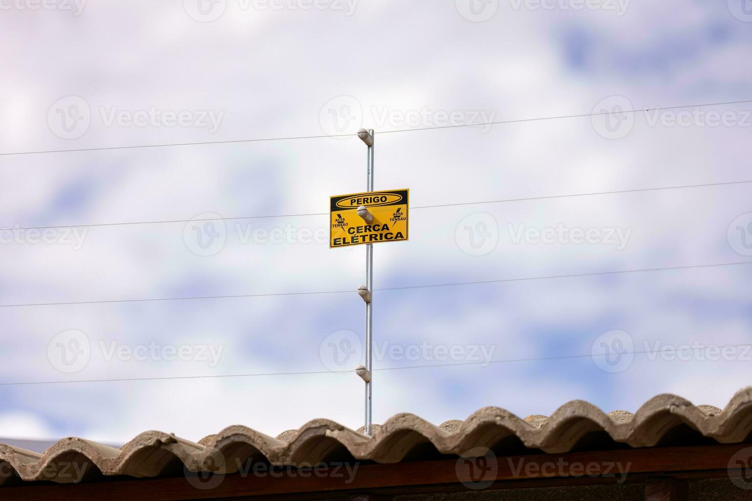 electric fence danger sign photo