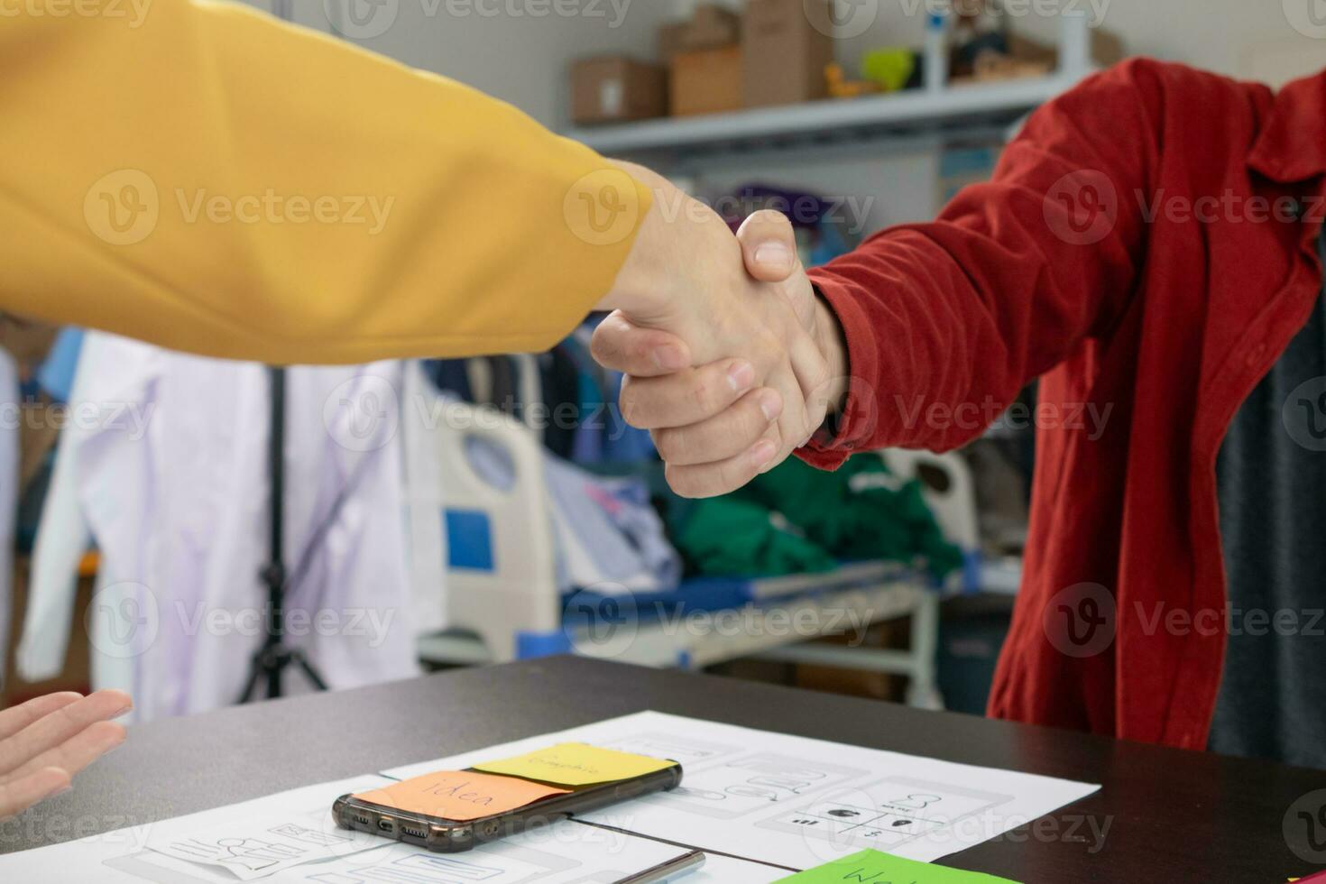 team of UI UX web designer are working together to develop mobile responsive websites with UI UX front end designer previews, UI UX web development ideas, front end designer. application development photo