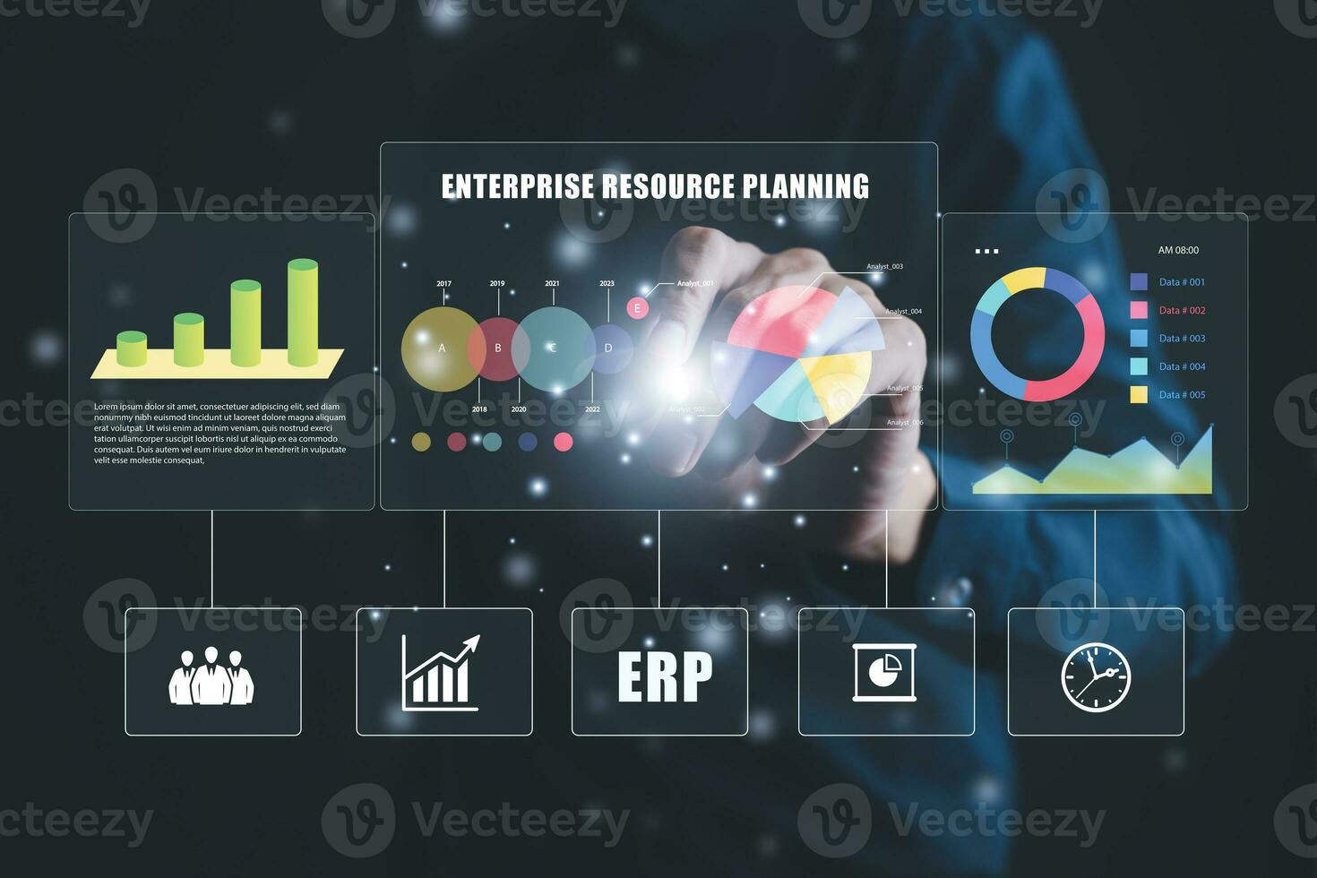 empresario toque analítica y datos administración sistemas analista trabajando en negocio analítica y datos administración sistemas a hacer informes y corporativo estrategia para finanzas, operaciones foto