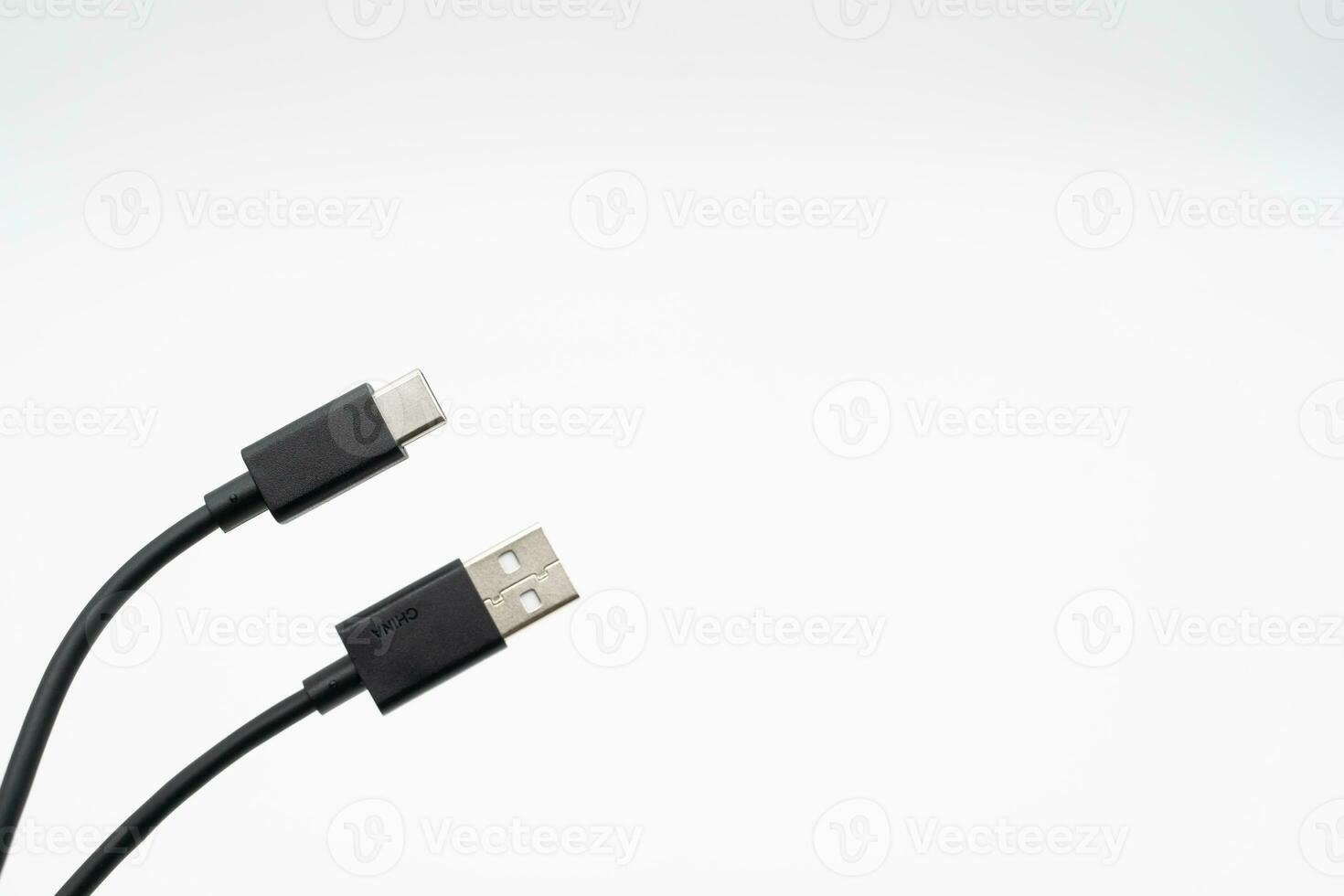 USB tipo un a C. móvil datos cable. teléfono USB conector en blanco antecedentes. aislado USB cable cargador USB cable en un blanco antecedentes. foto