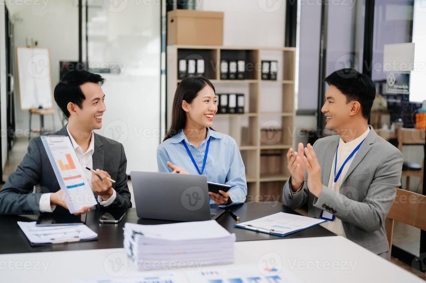 The Conferences,Training Education, Business, start up Concept.Group of smart Business Finance Corporate Development and Businessman making presentation in meeting photo