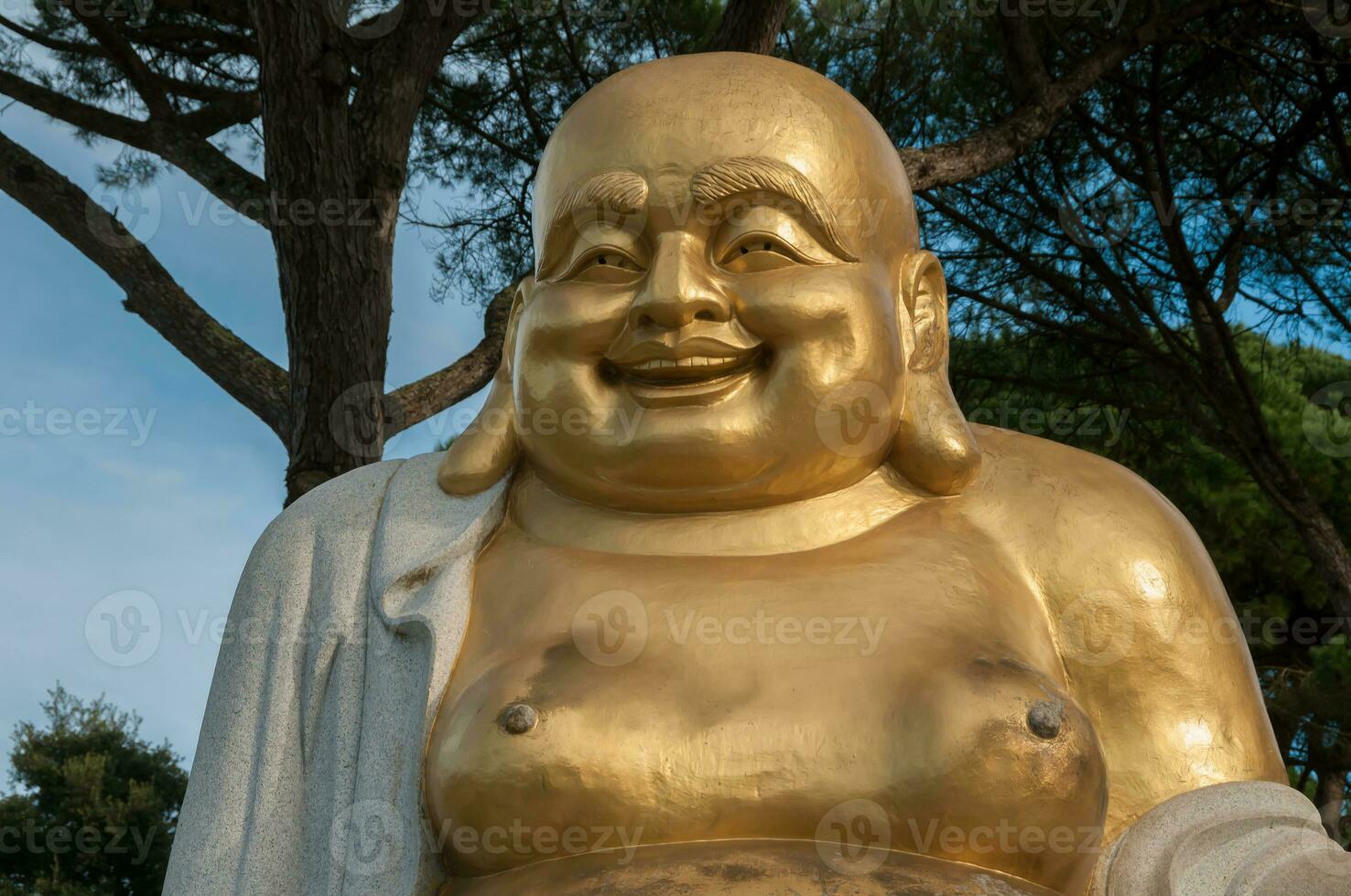 estatua en Budha Edén parque, en Portugal foto