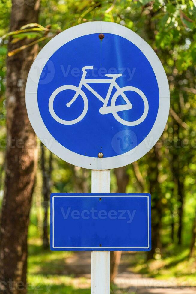 Post of Bicycle sign photo