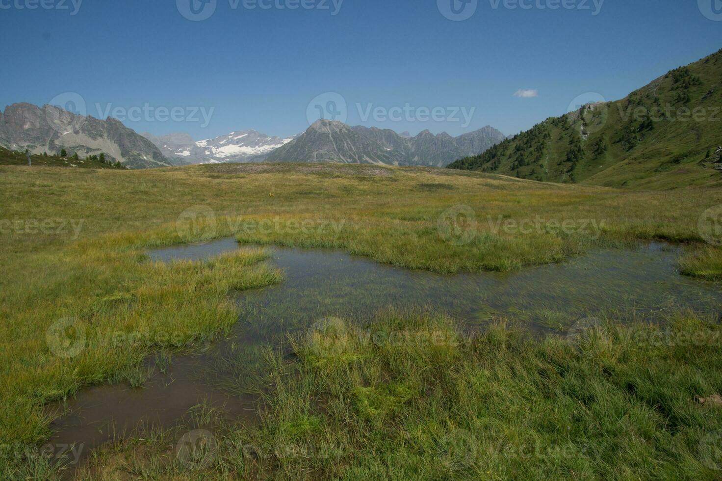 paisaje de el Alpes en Francia en verano foto