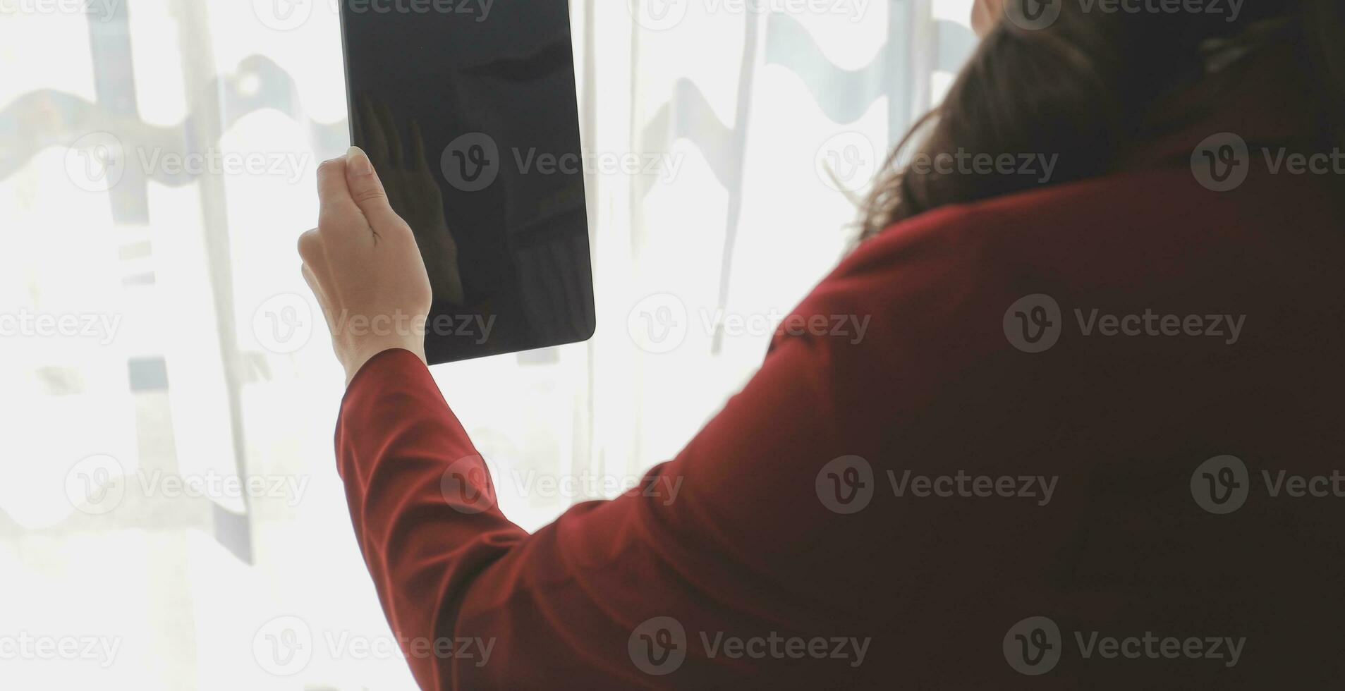 Financial Business woman analyze the graph of the company's performance to create profits and growth, Market research reports and income statistics, data,repotr,Financial and Accounting concept. photo