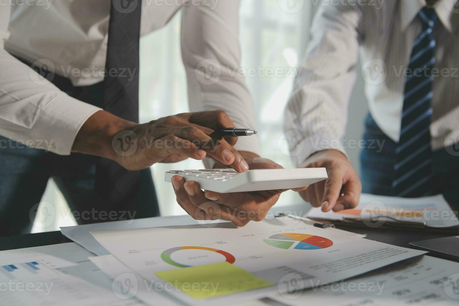 Financial Business woman analyze the graph of the company's performance to create profits and growth, Market research reports and income statistics, data,repotr,Financial and Accounting concept. photo